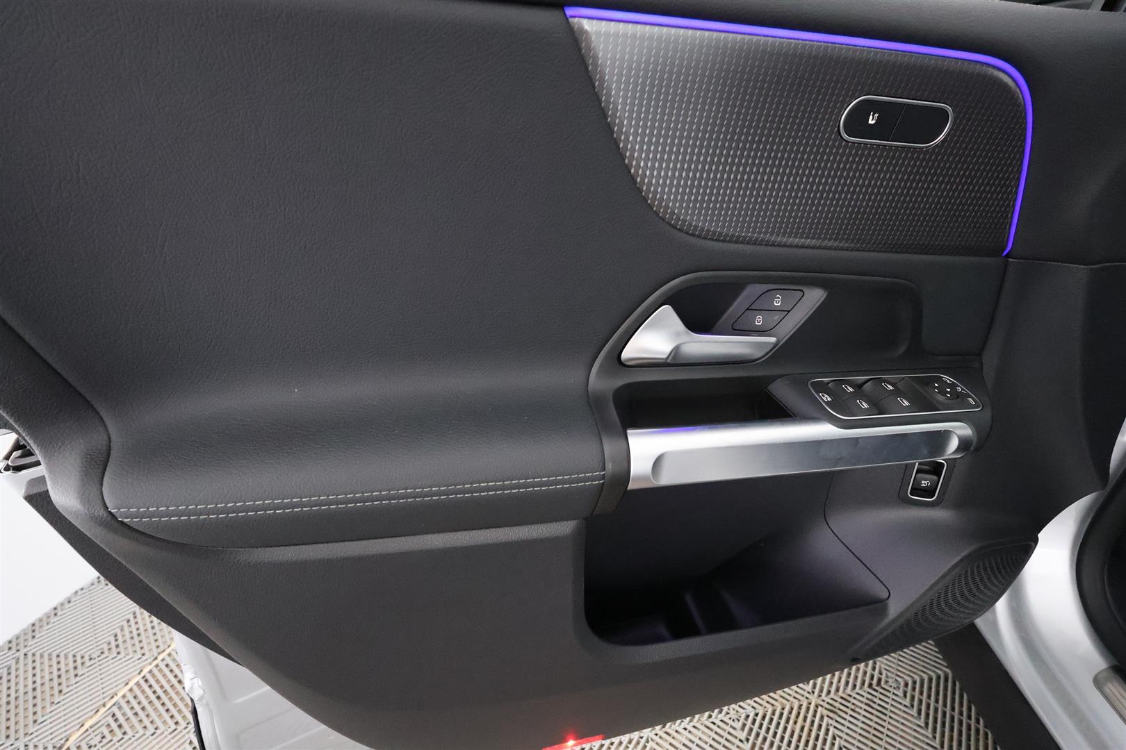 Mercedes-Benz EQB 2023