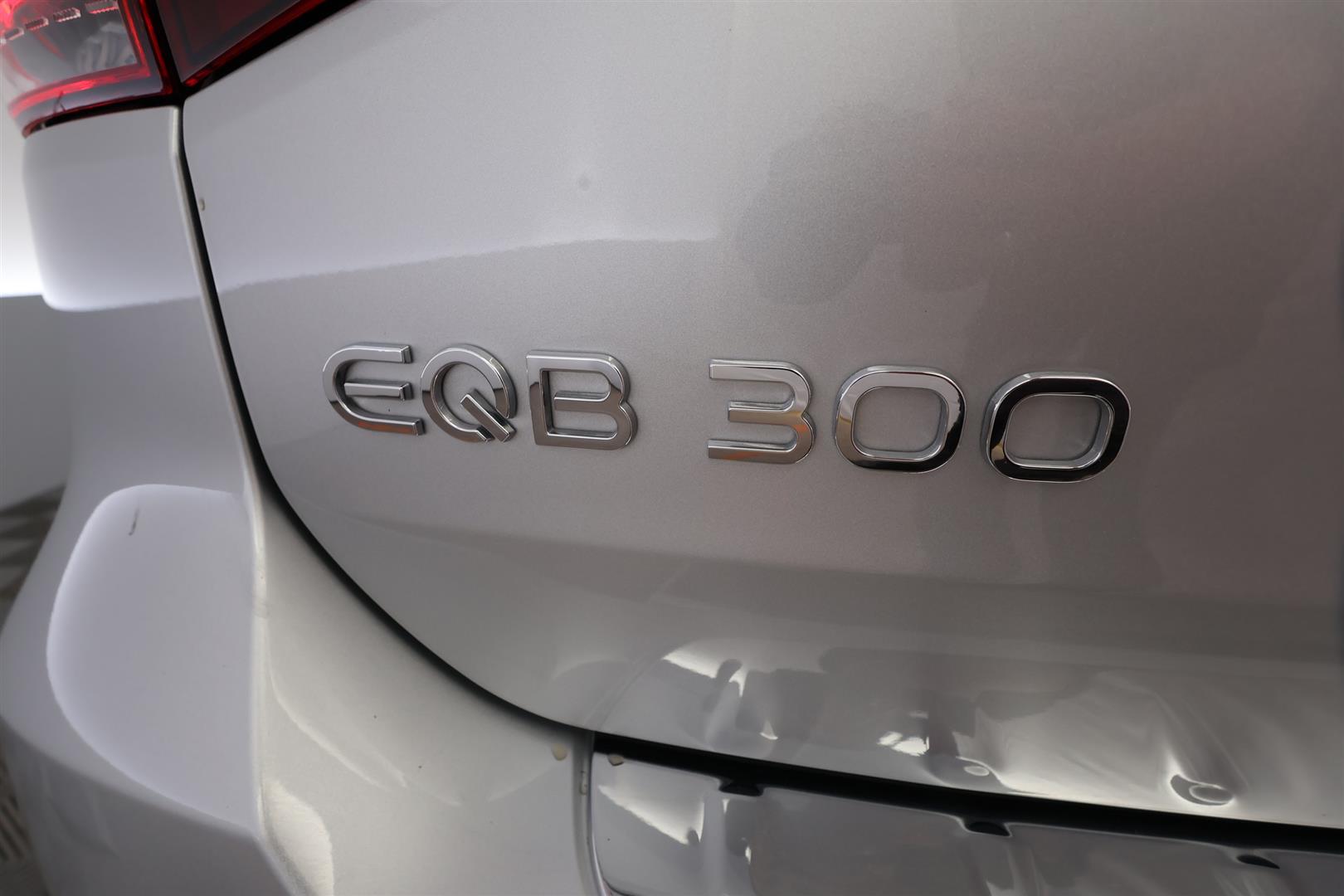 Mercedes-Benz EQB 2023
