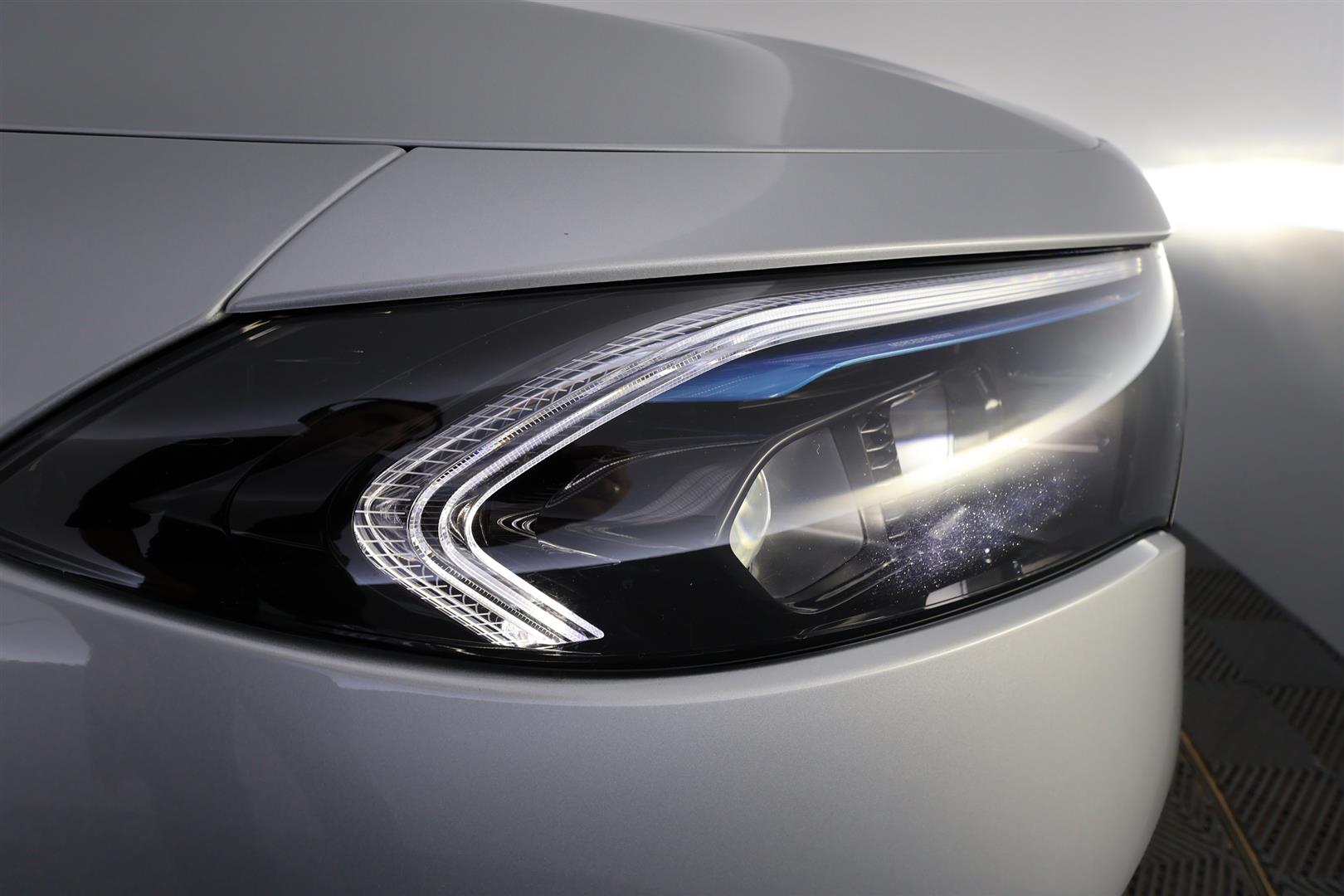 Mercedes-Benz EQB 2023