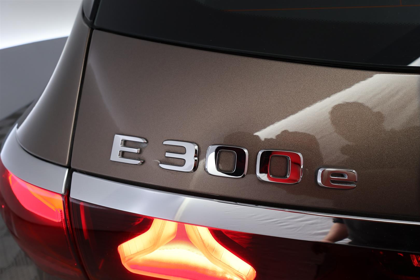 MERCEDES-BENZ E 2023