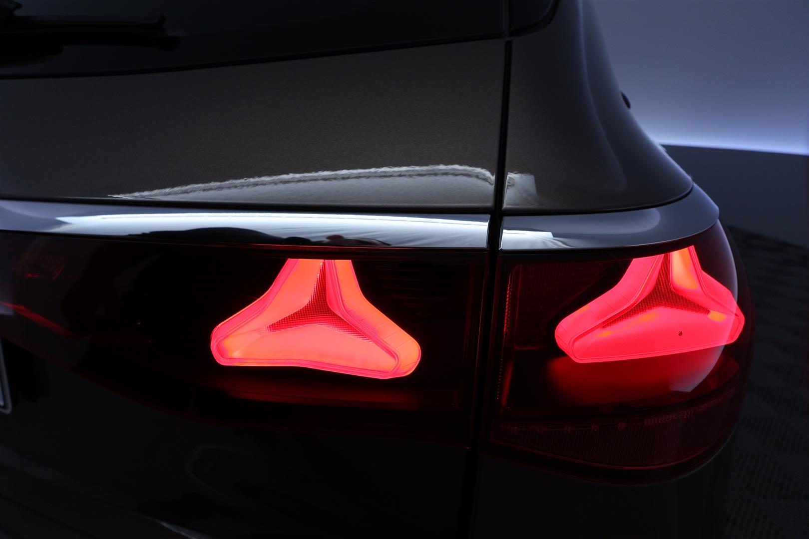 MERCEDES-BENZ E 2023