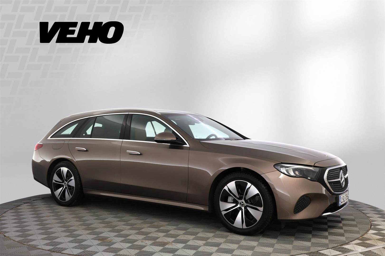 MERCEDES-BENZ E 2023
