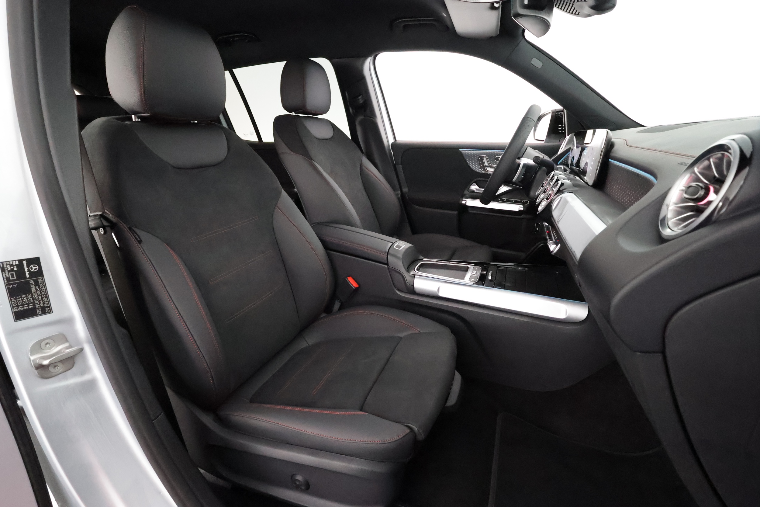Mercedes-Benz EQB 2025