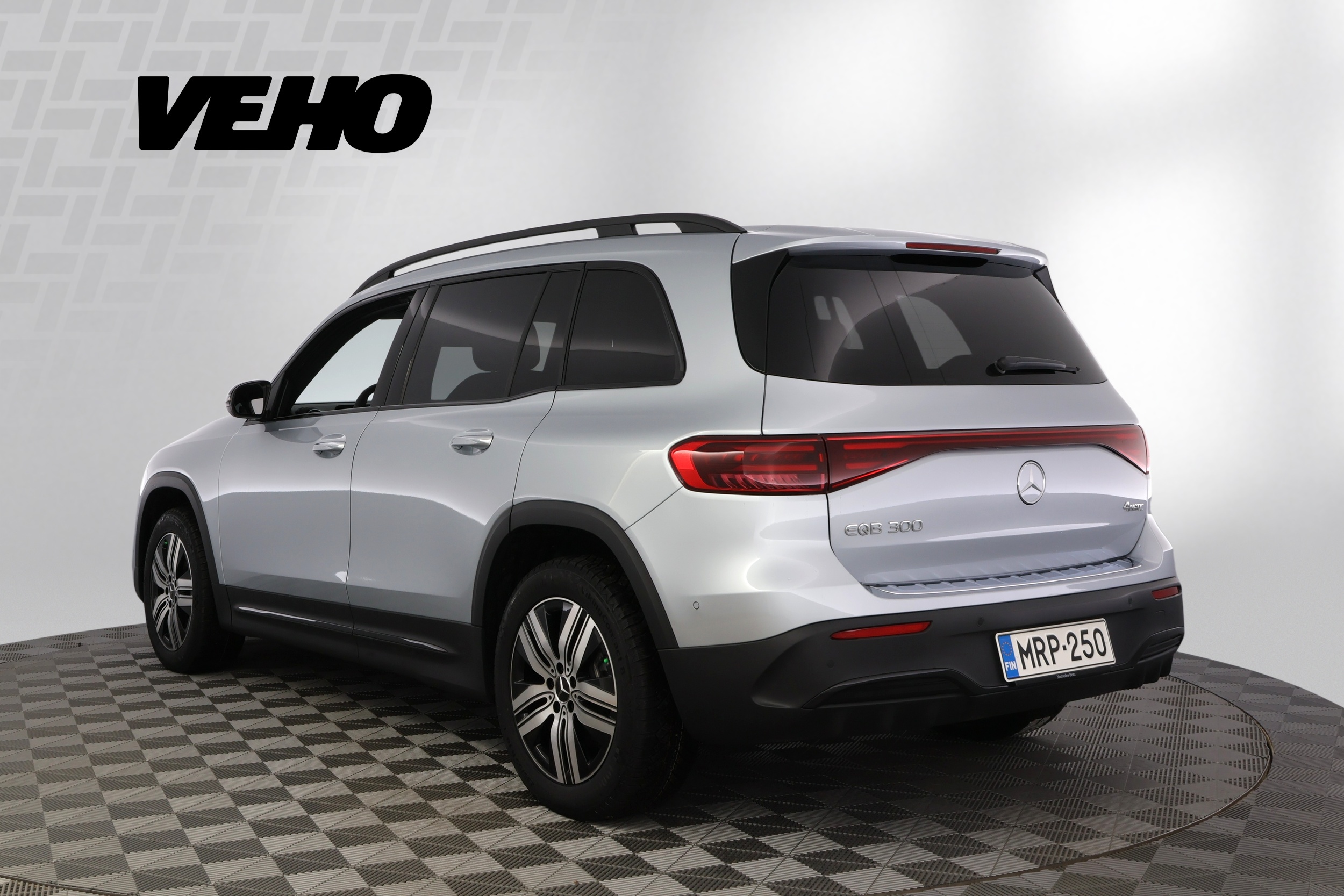 Mercedes-Benz EQB 2025
