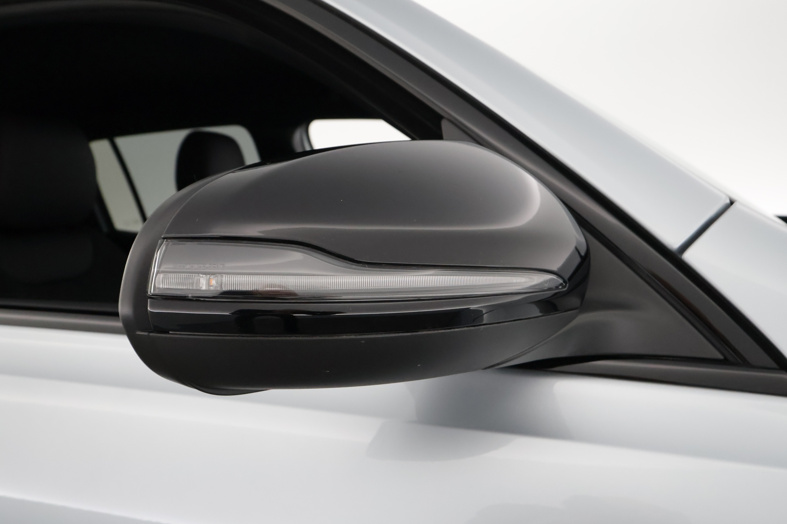 Mercedes-Benz EQB 2025