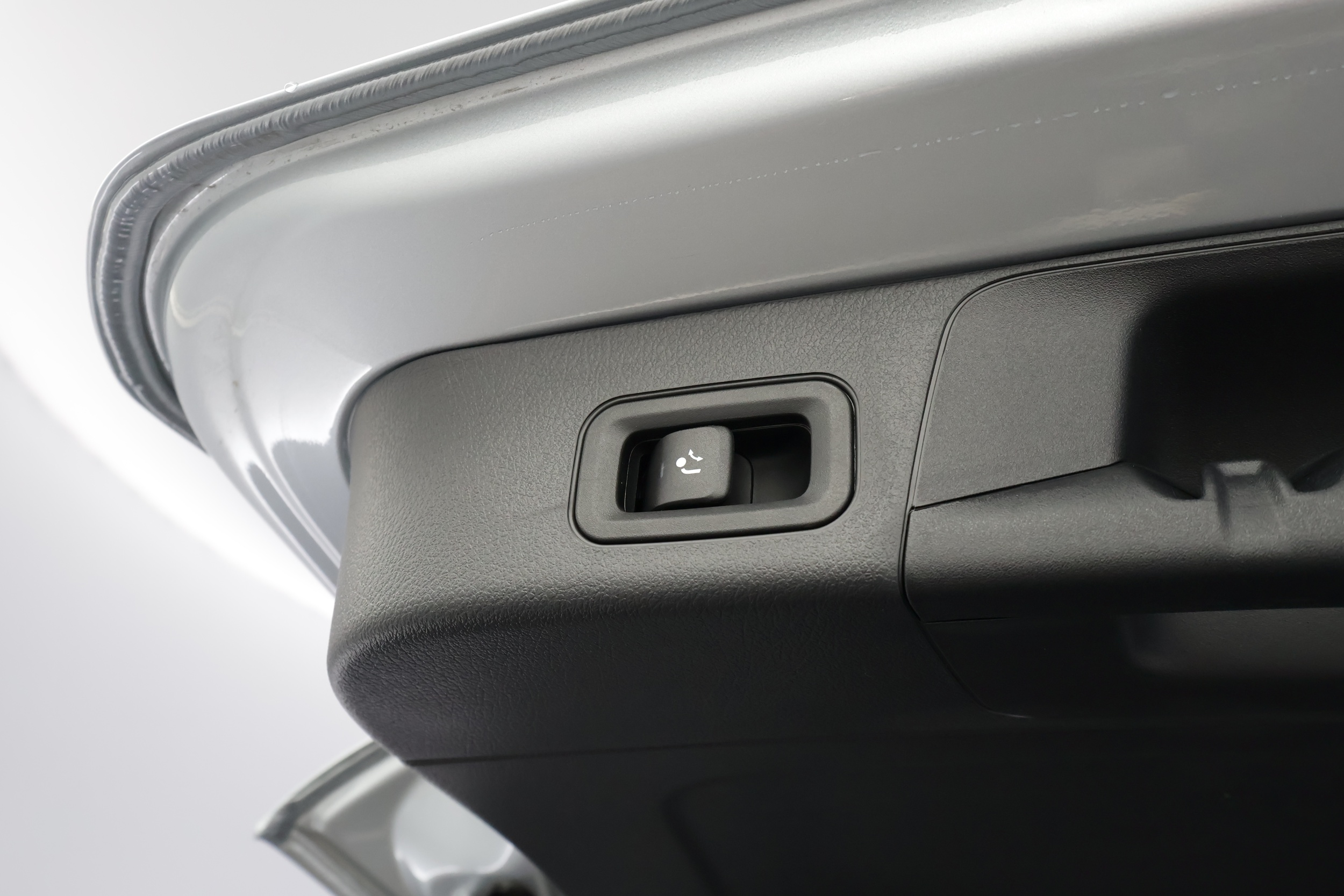 Mercedes-Benz EQB 2025
