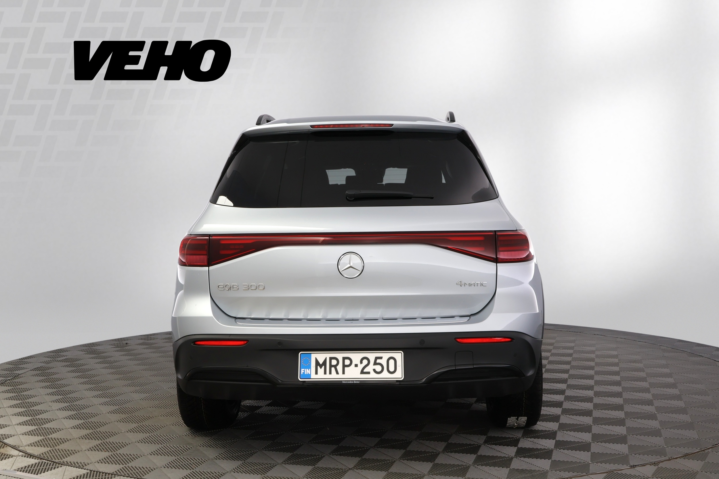 Mercedes-Benz EQB 2025