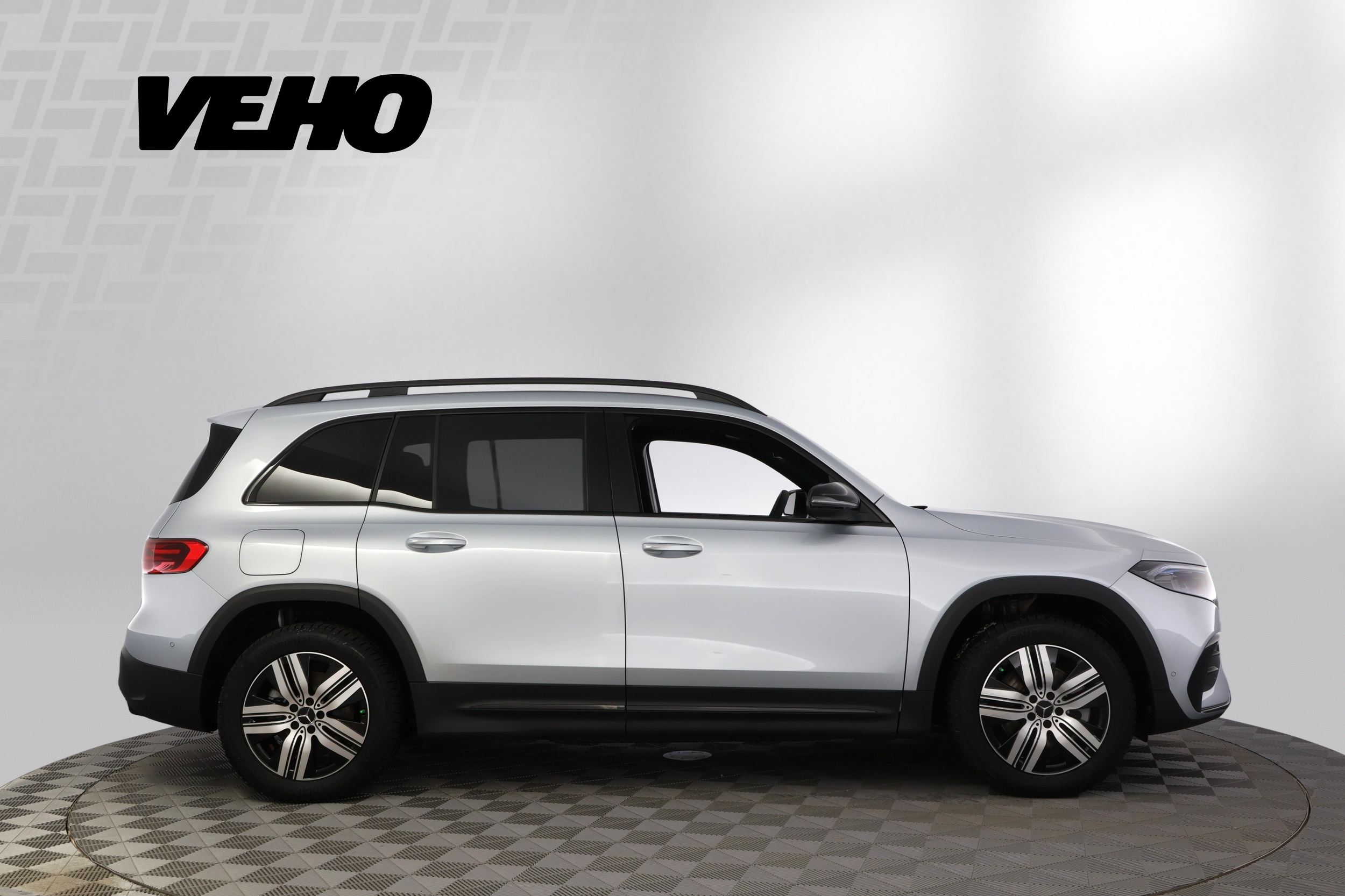 Mercedes-Benz EQB 2025