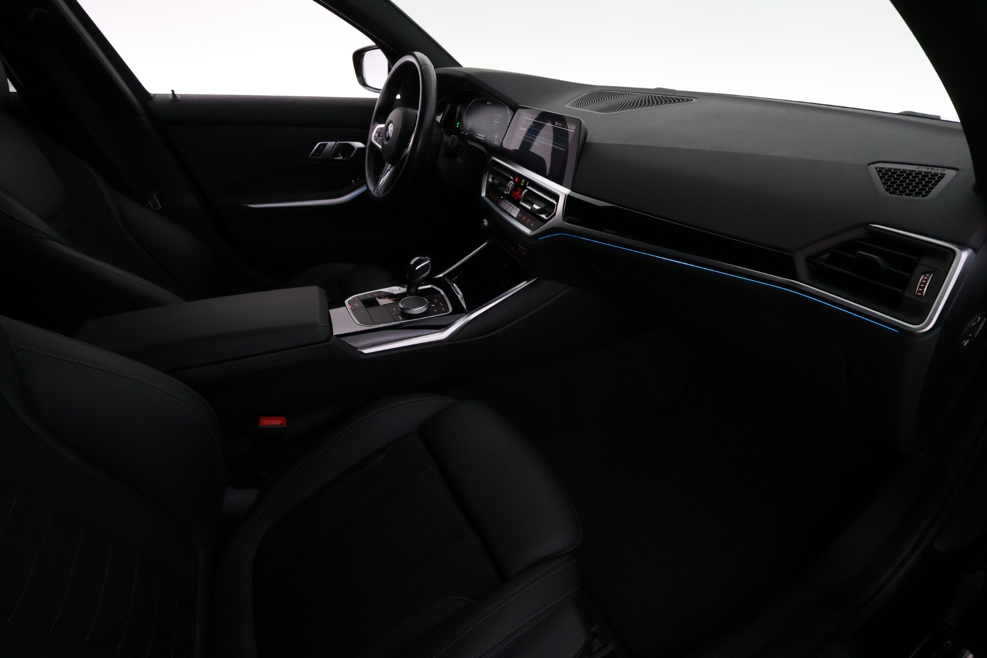 BMW 330 2021