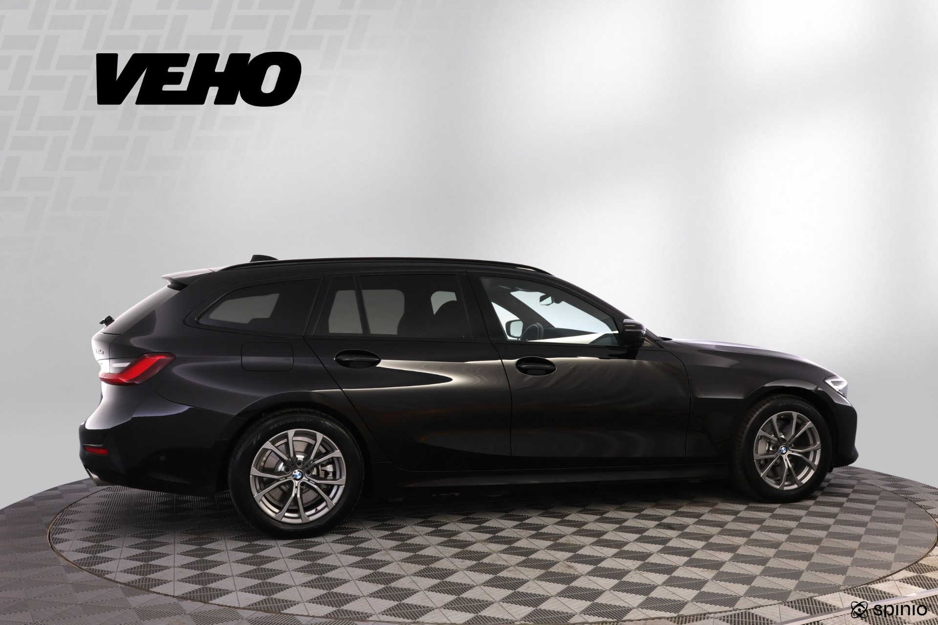 BMW 330 2021