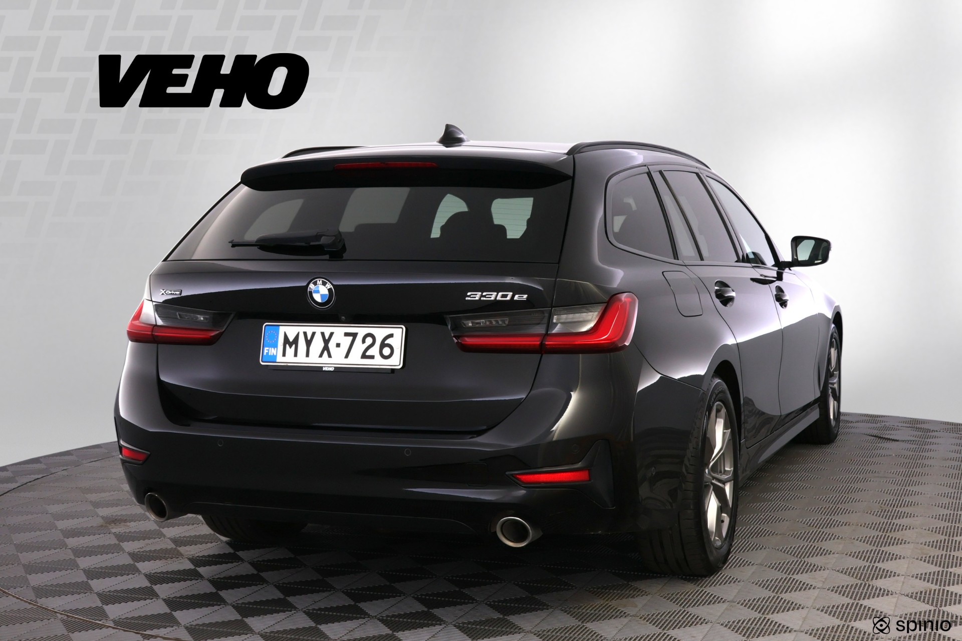 BMW 330 2021
