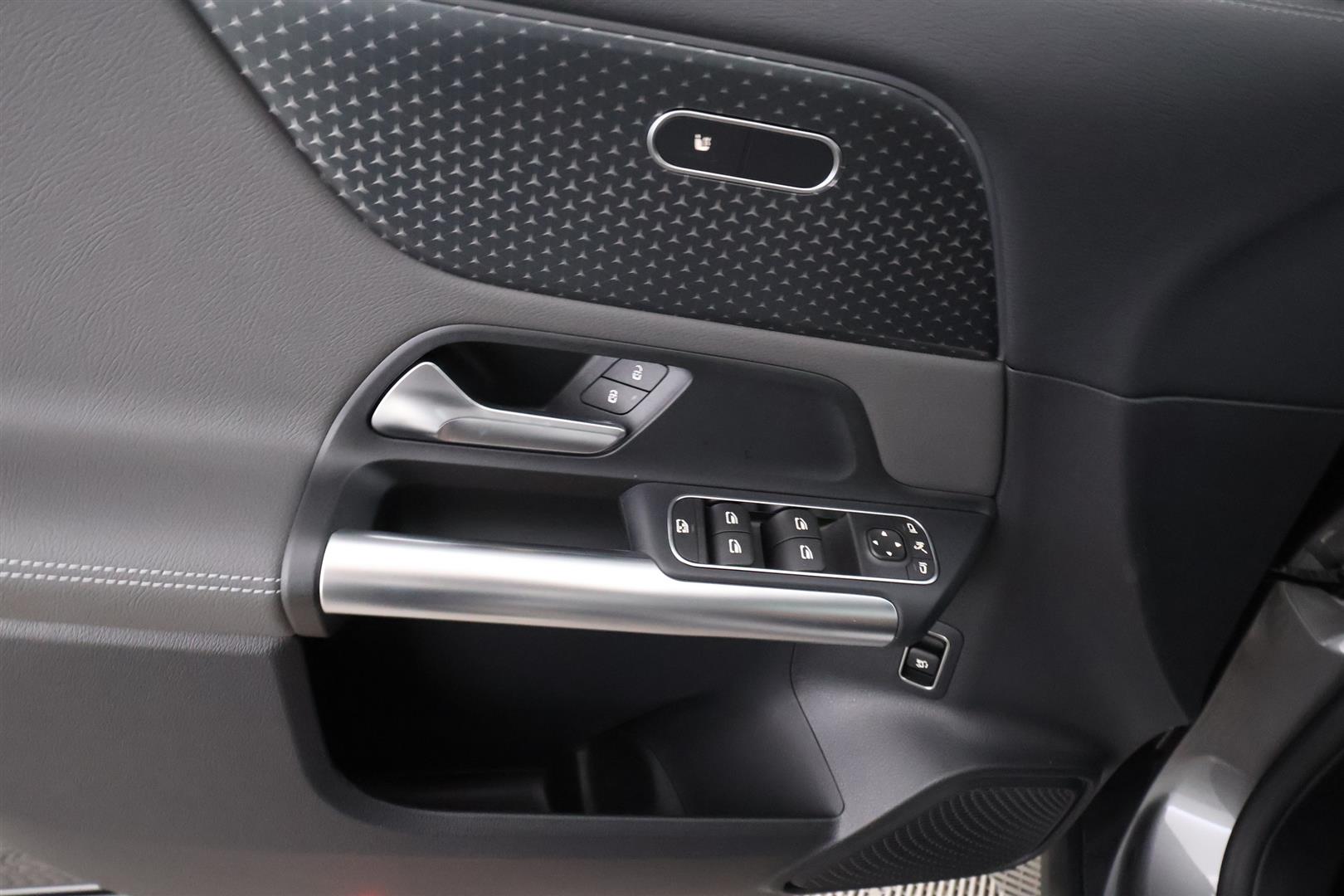 Mercedes-Benz EQA 2025