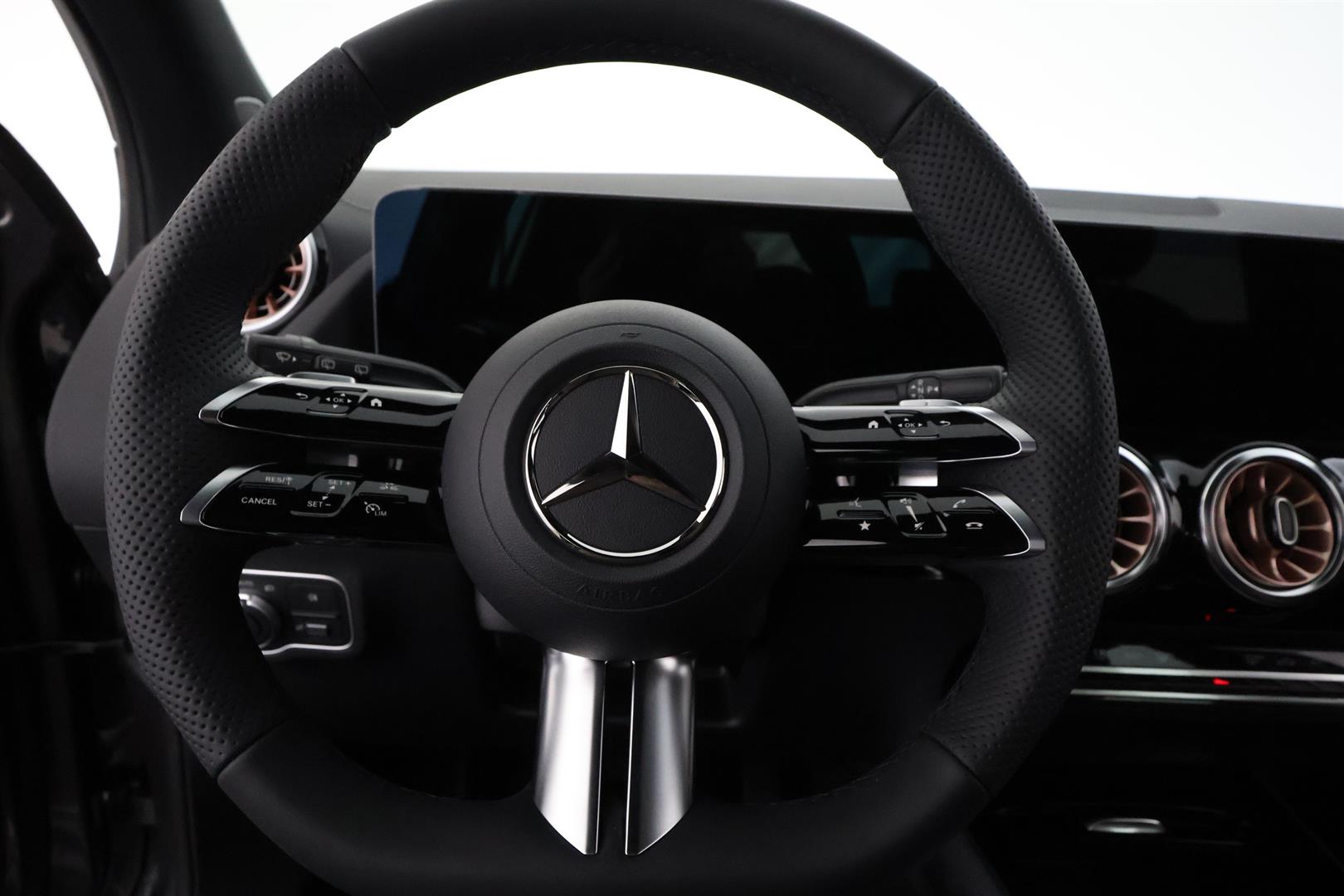 Mercedes-Benz EQA 2025