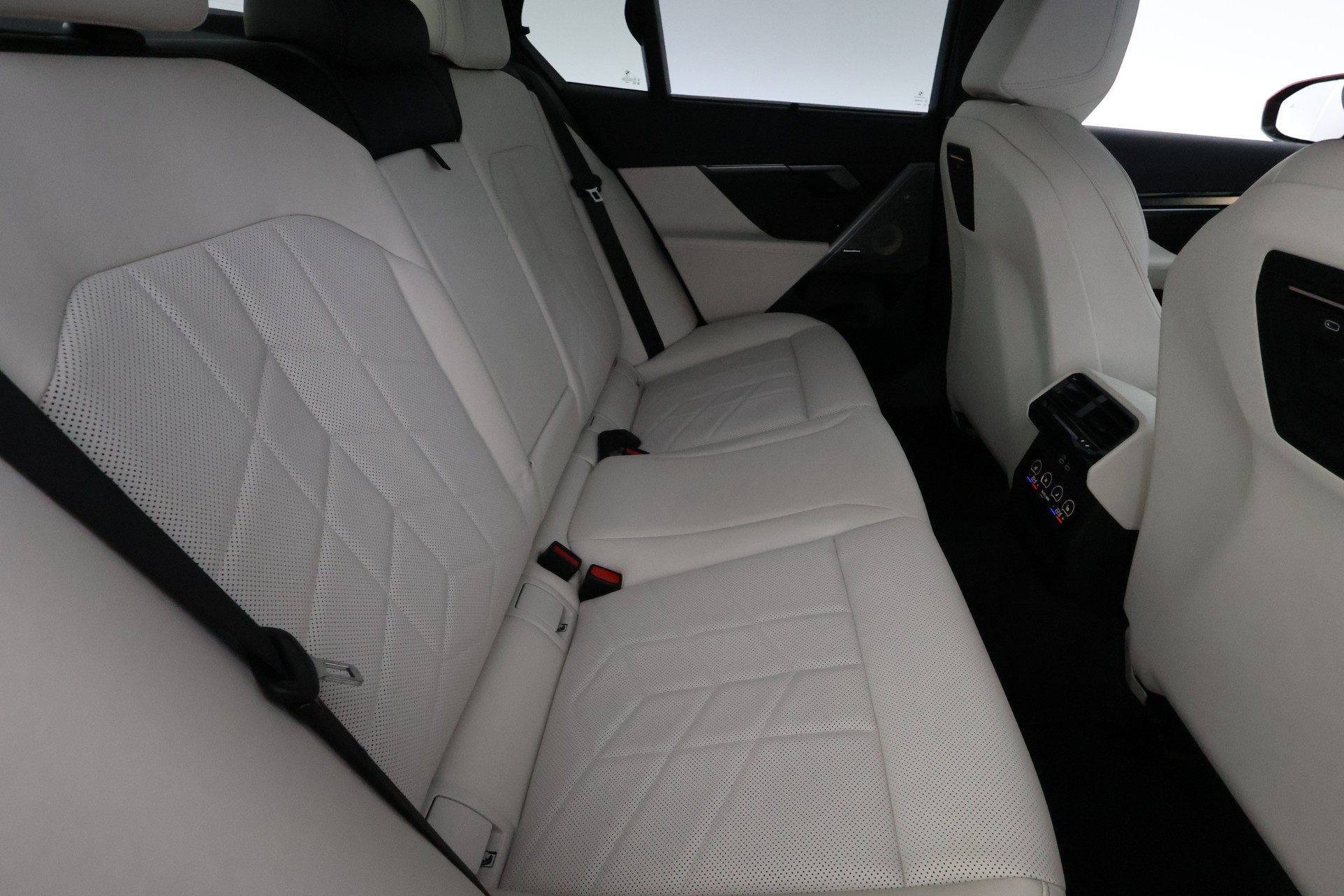 BMW i5 2025