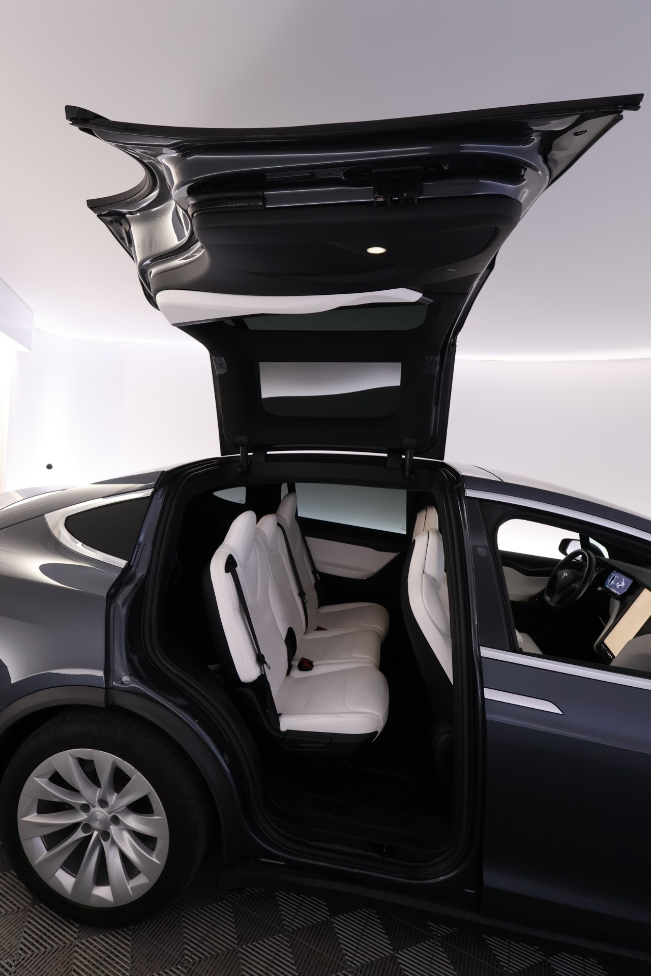 TESLA Model X 2018