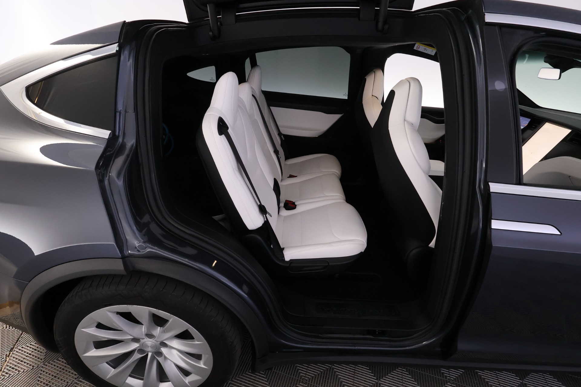 TESLA Model X 2018