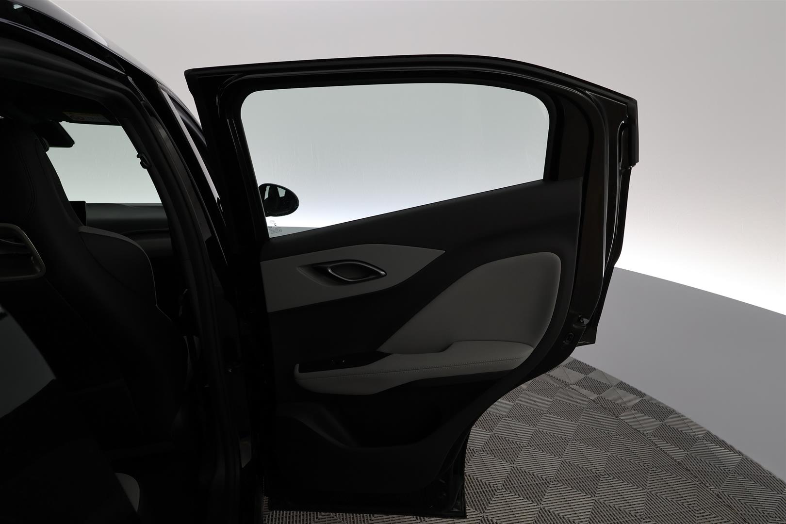 BYD Dolphin Surf 2025