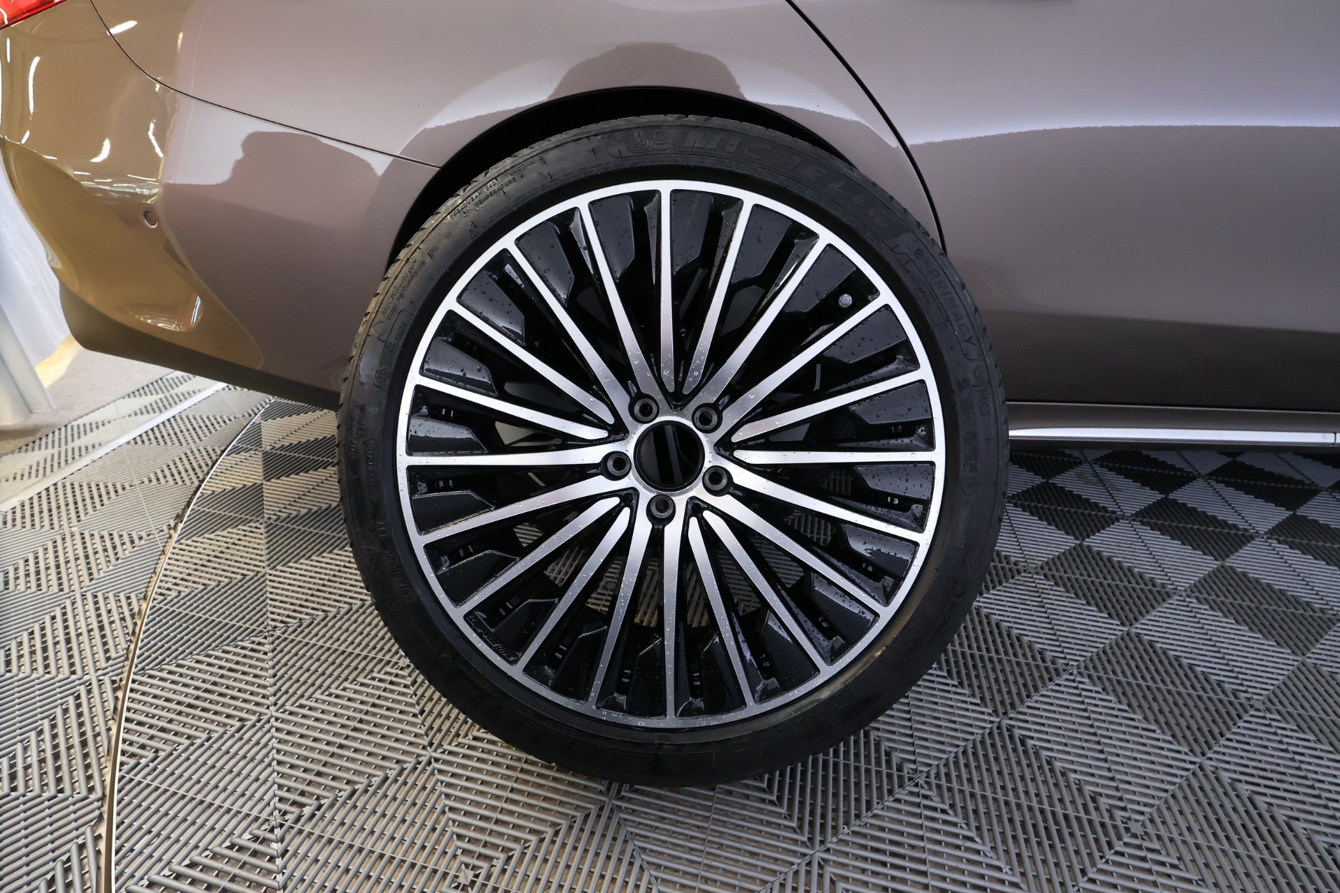 Mercedes-Benz E 2025