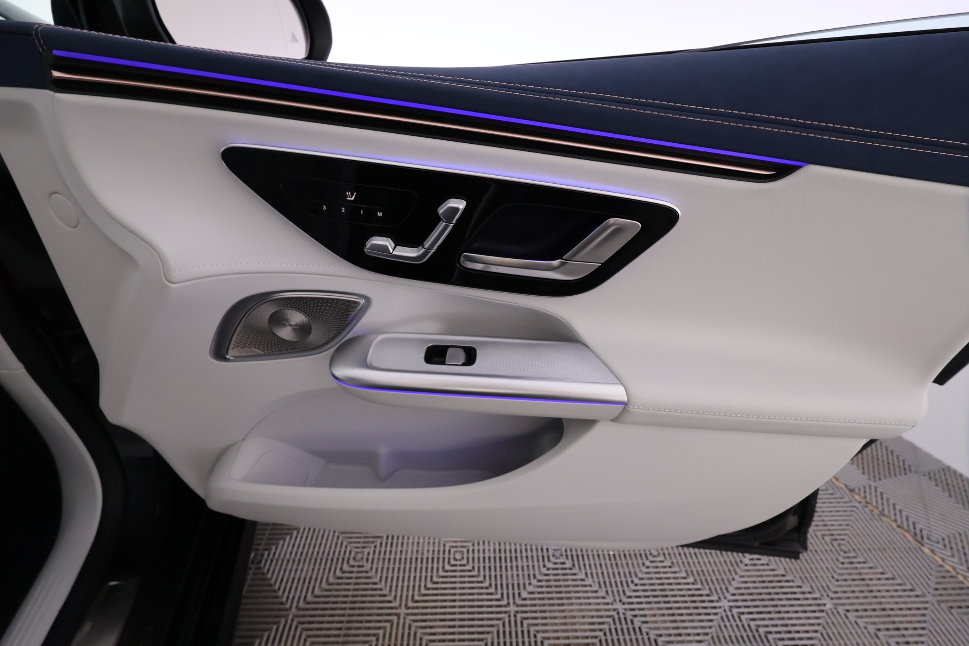 Mercedes-Benz EQE 2025