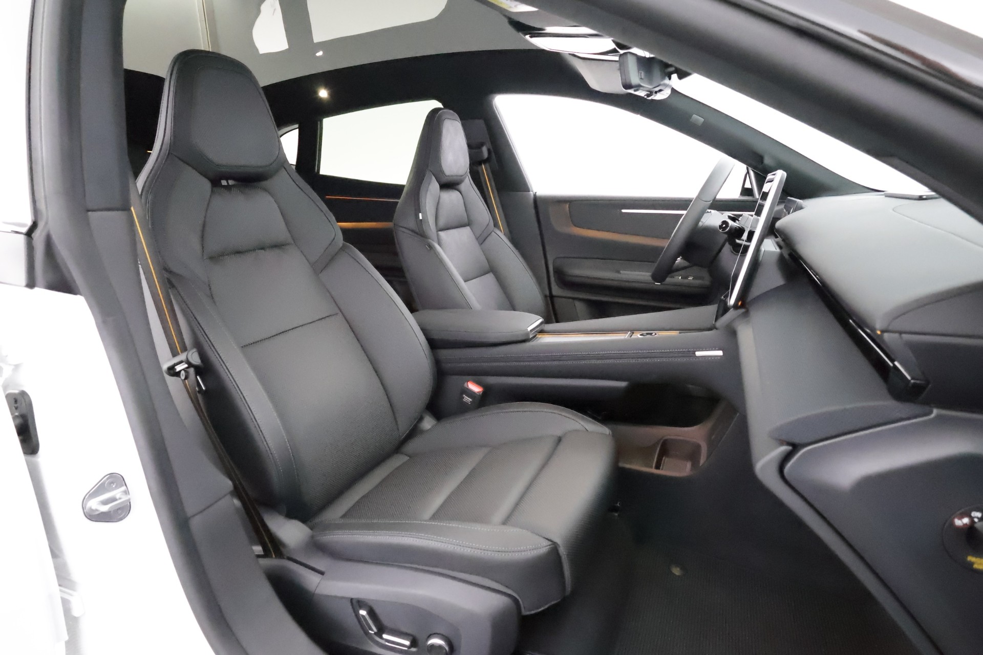 Polestar 4 2025