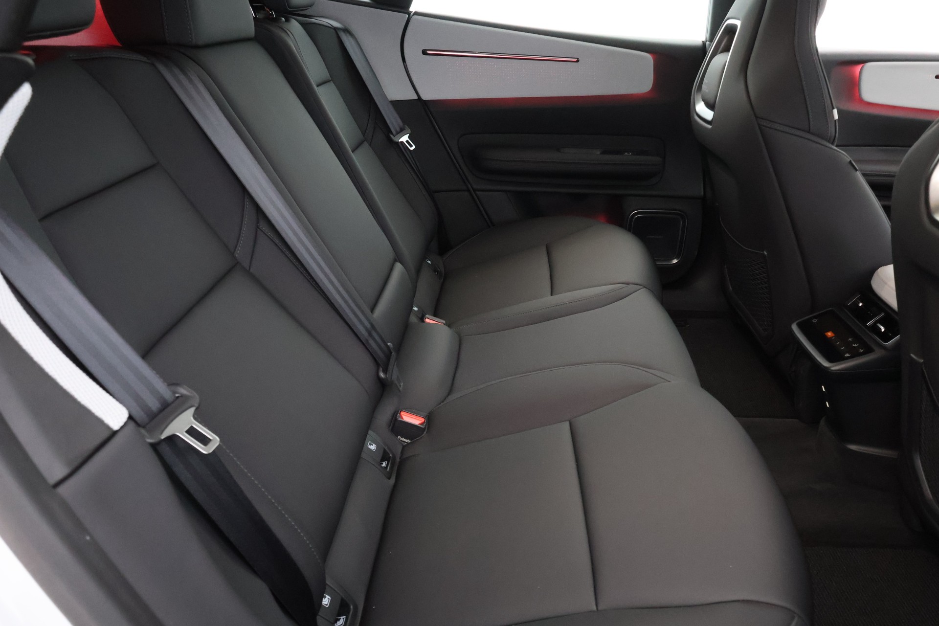 Polestar 4 2025