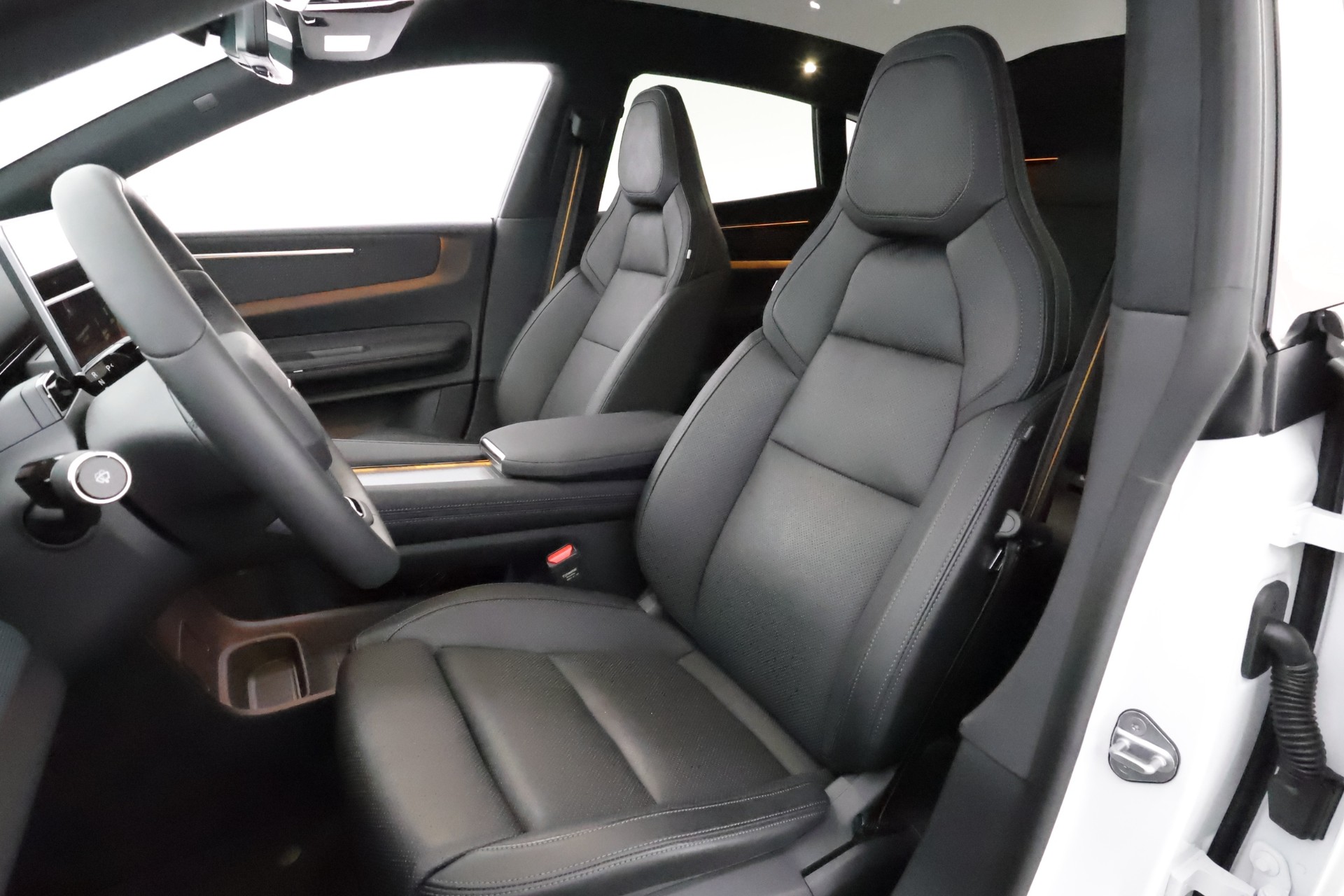 Polestar 4 2025