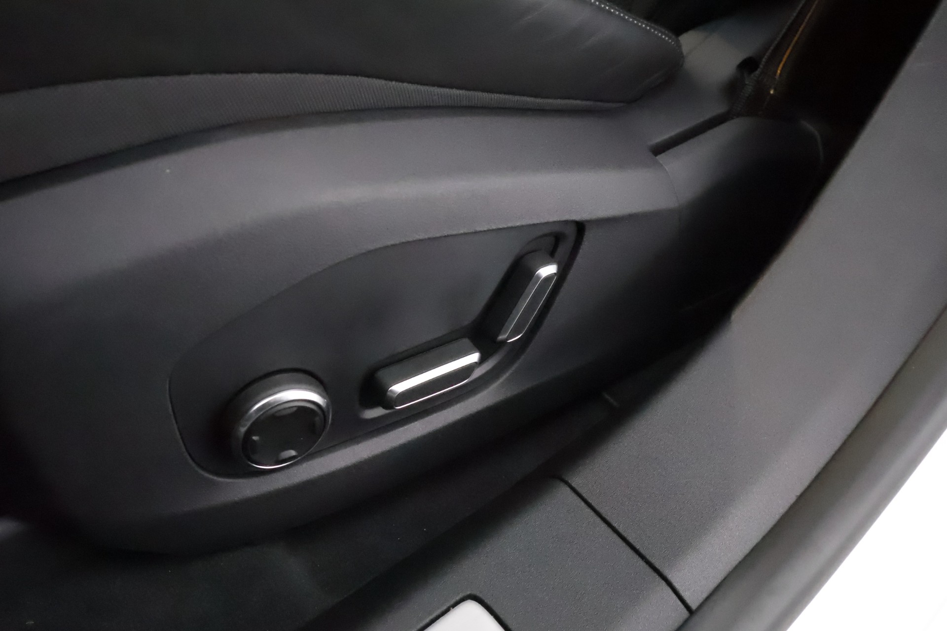 Polestar 4 2025
