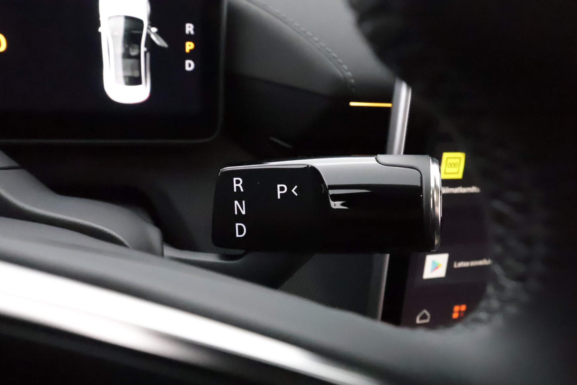 Polestar 4 2025