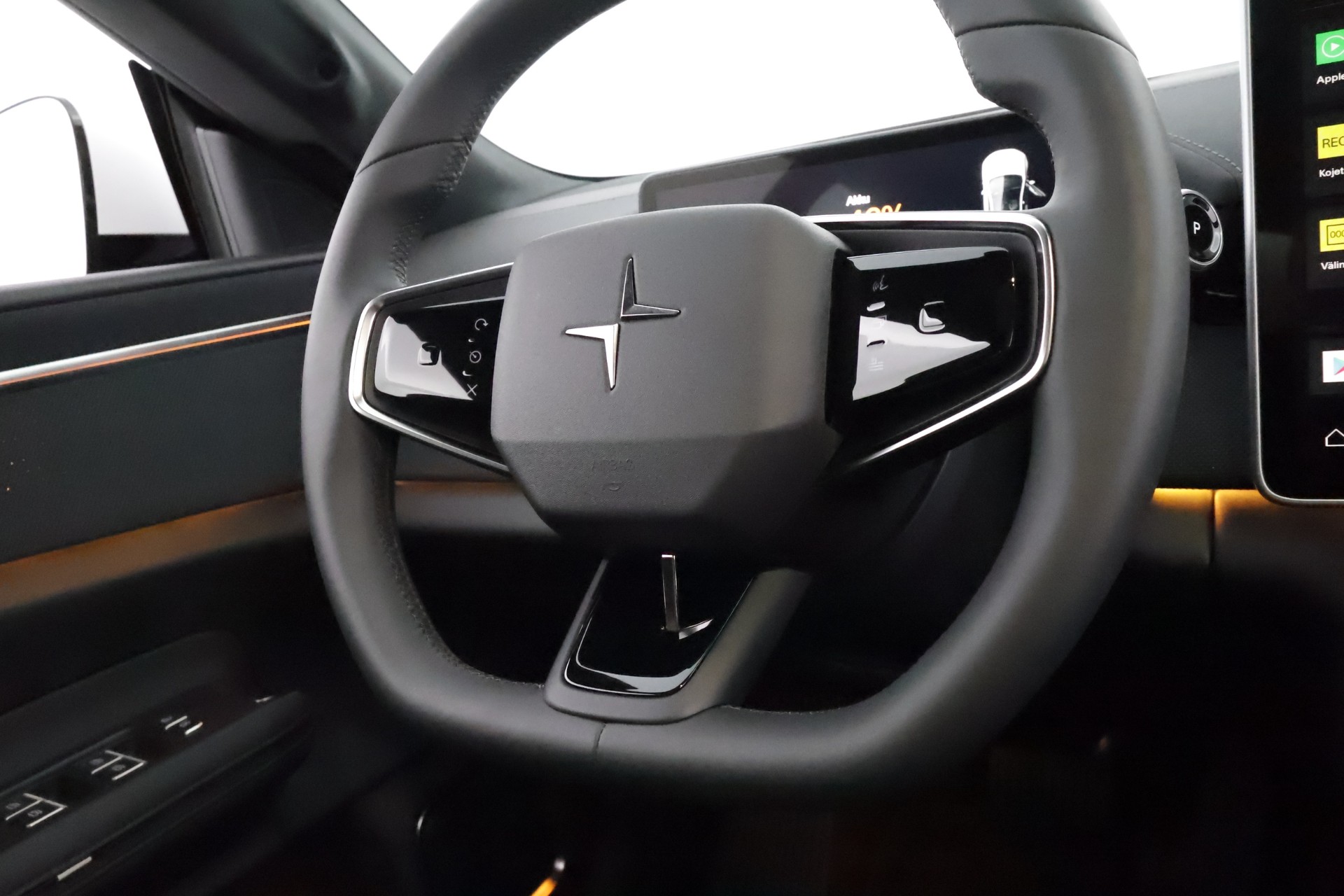 Polestar 4 2025