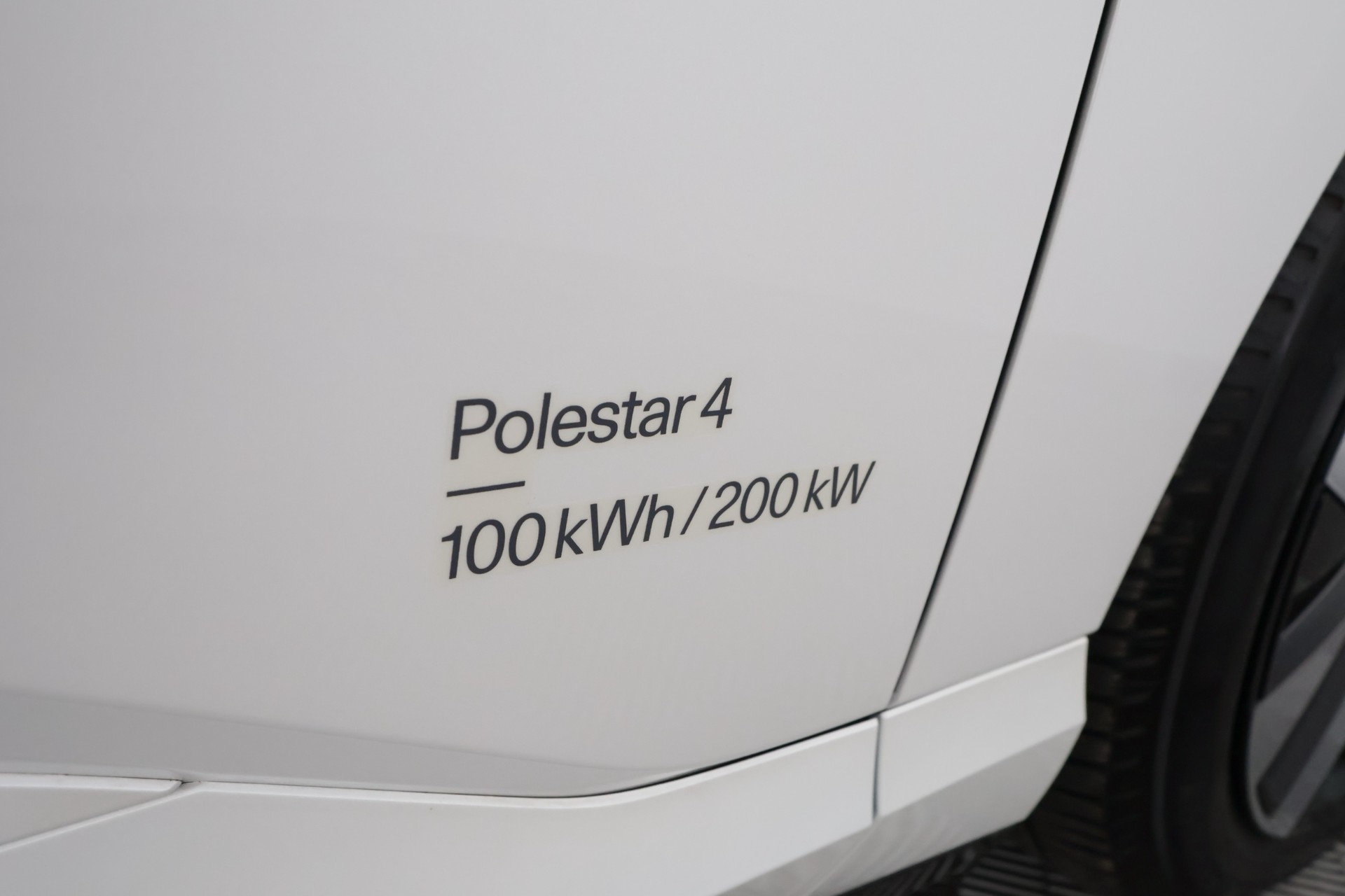 Polestar 4 2025
