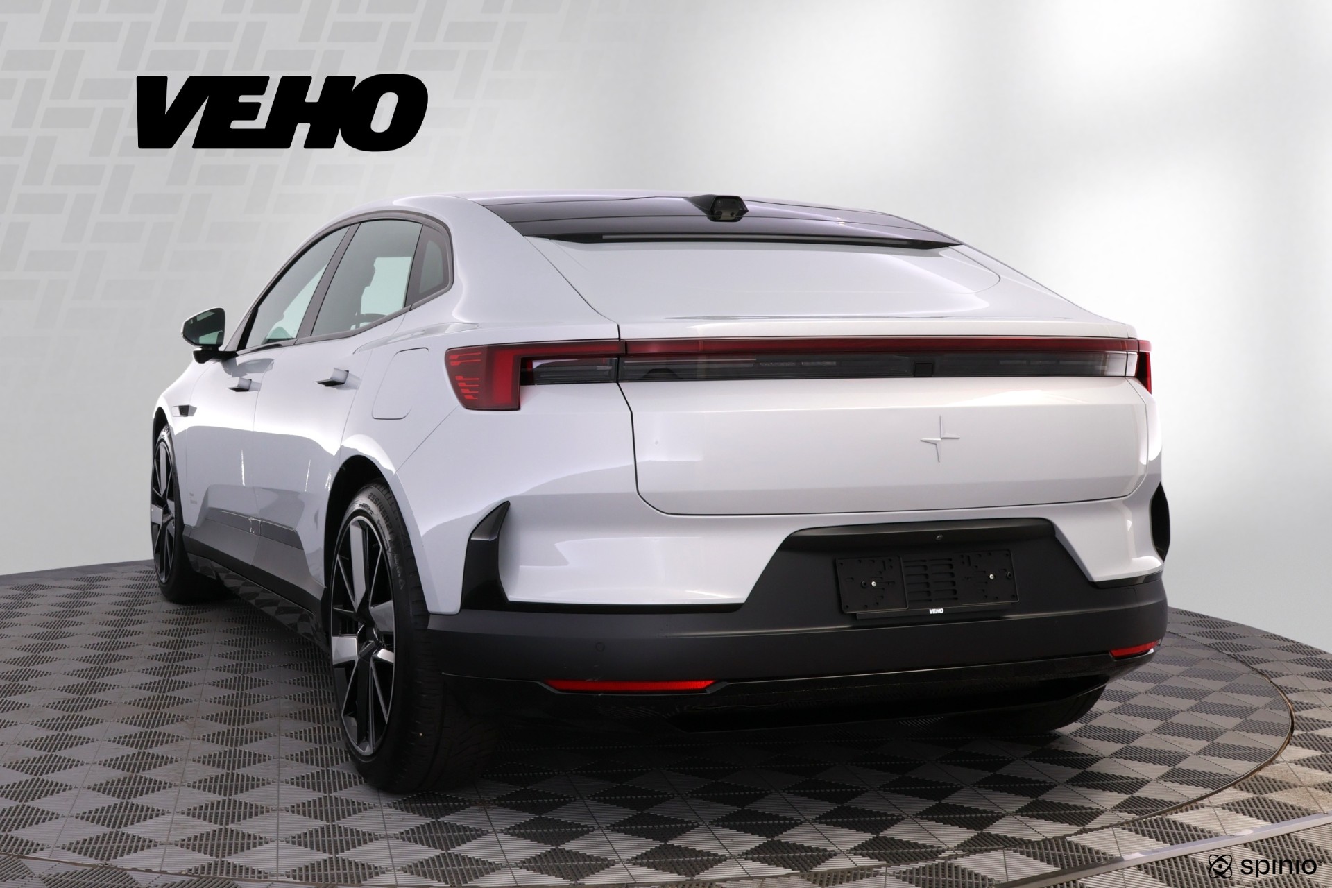 Polestar 4 2025