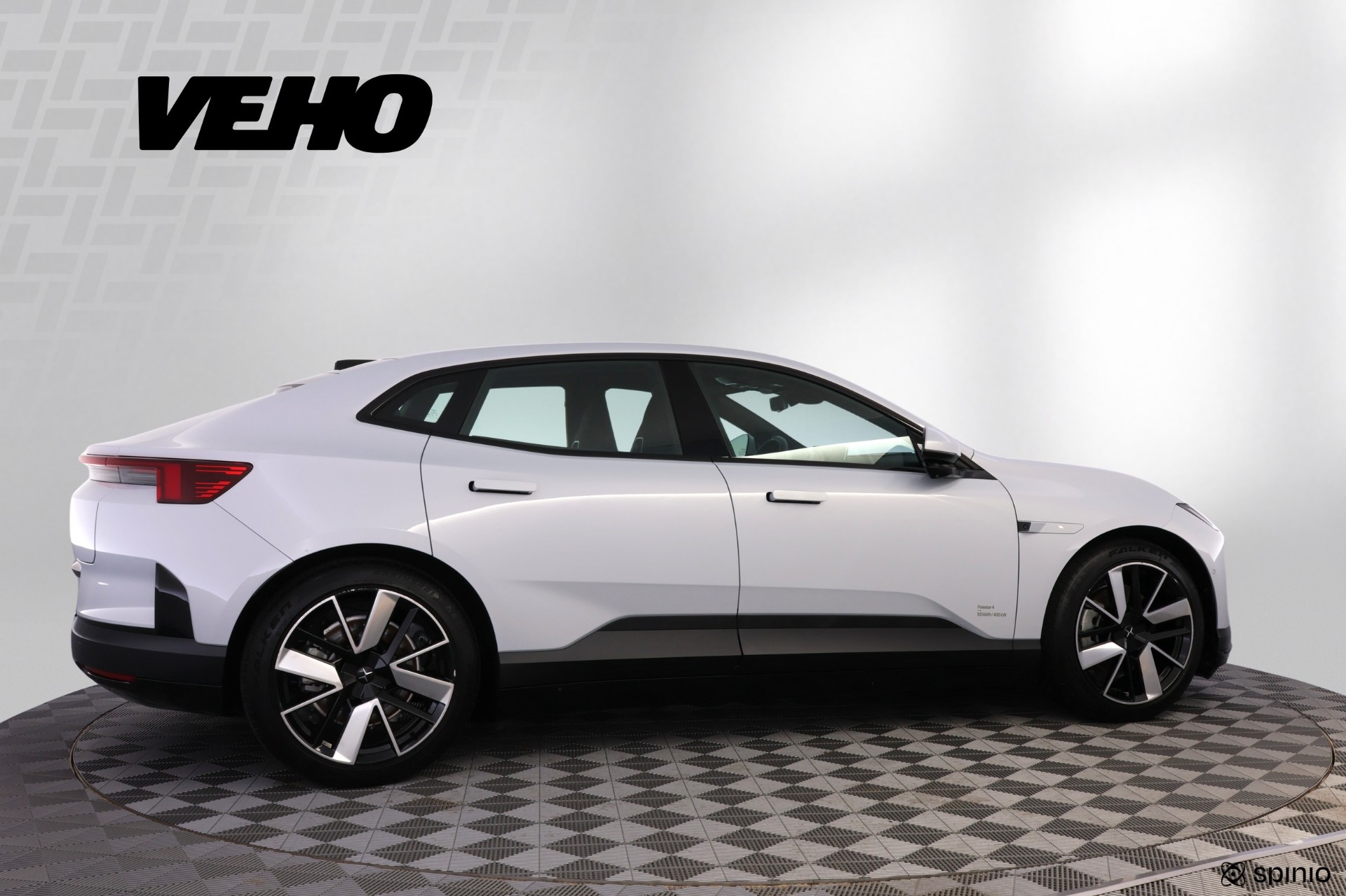 Polestar 4 2025