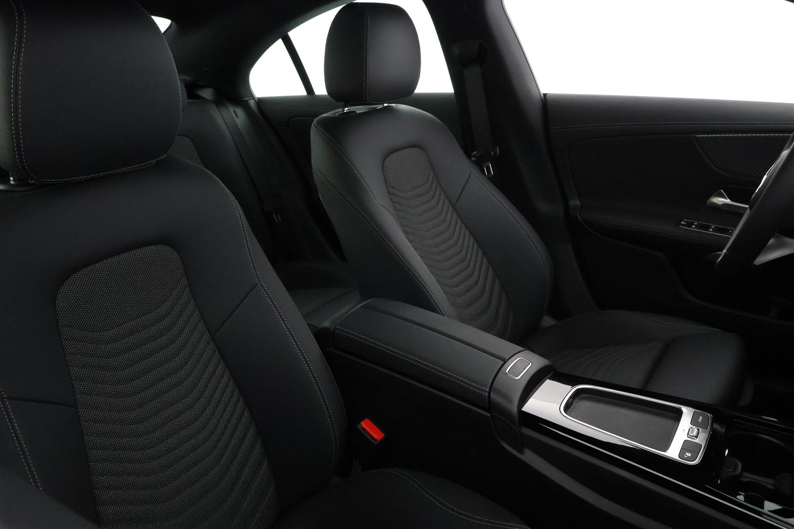 Mercedes-Benz CLA 2025