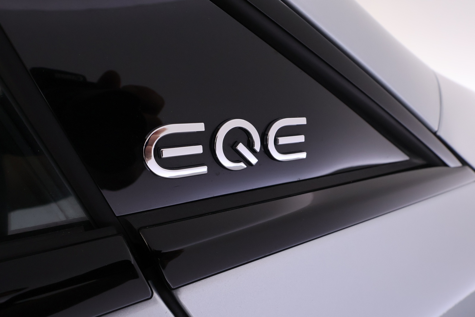 Mercedes-Benz EQE 2024