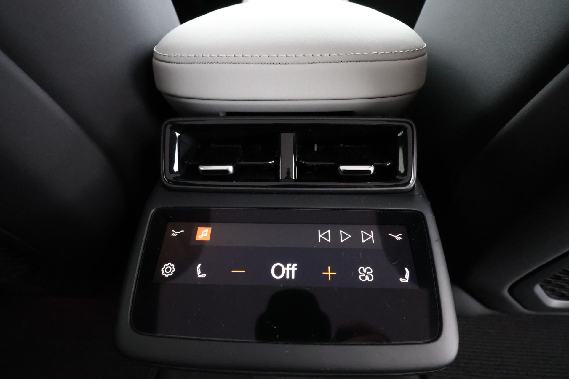 Polestar 4 2024