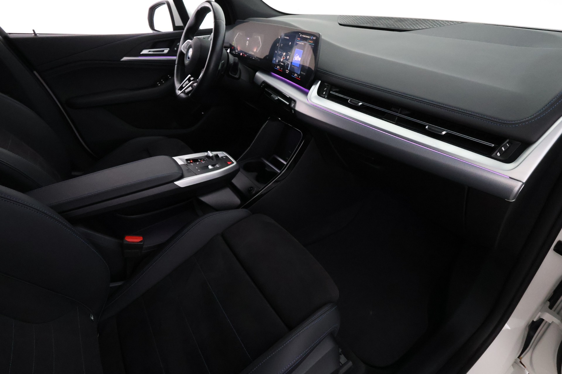 BMW 225 2023