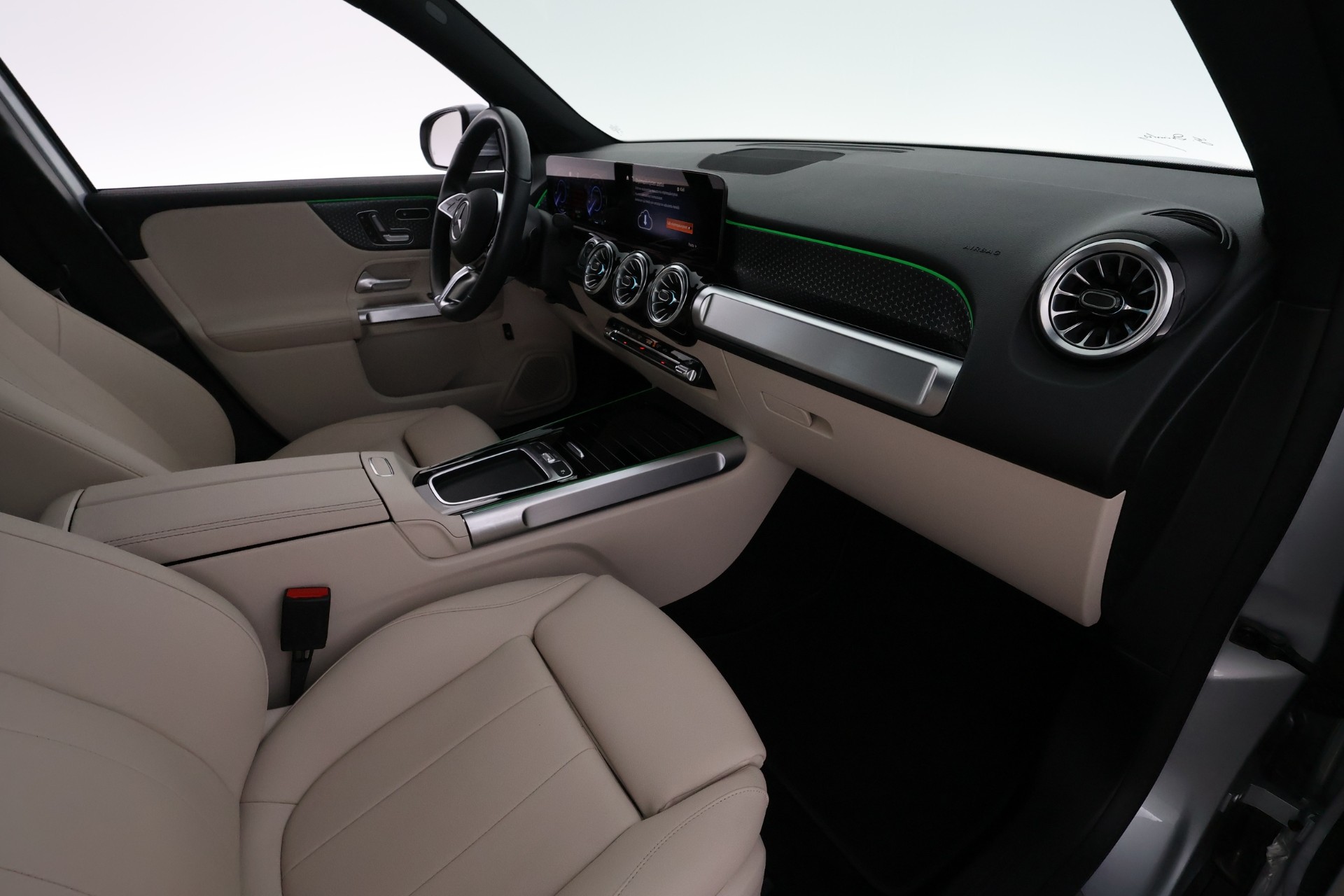 Mercedes-Benz EQB 2024