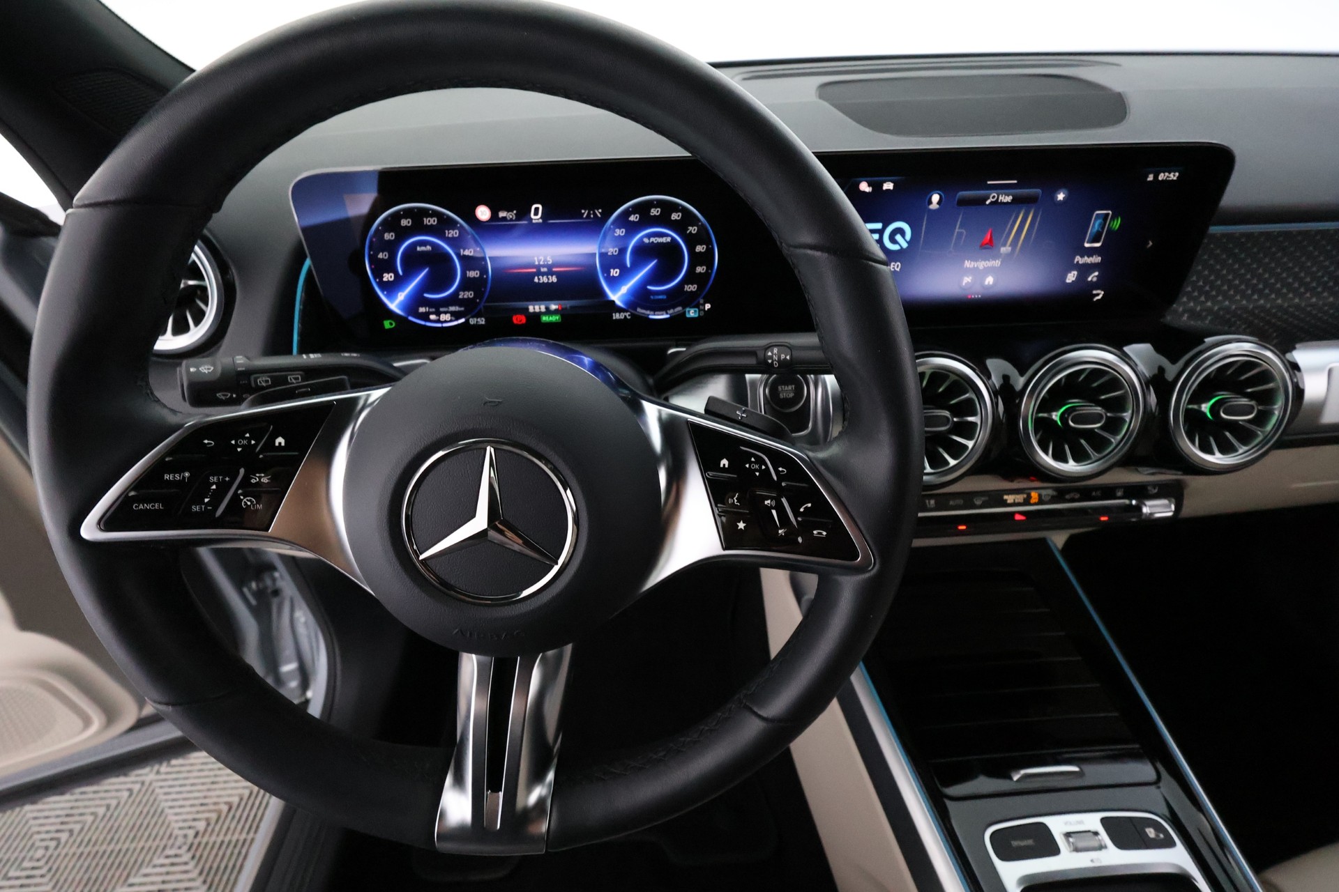 Mercedes-Benz EQB 2024