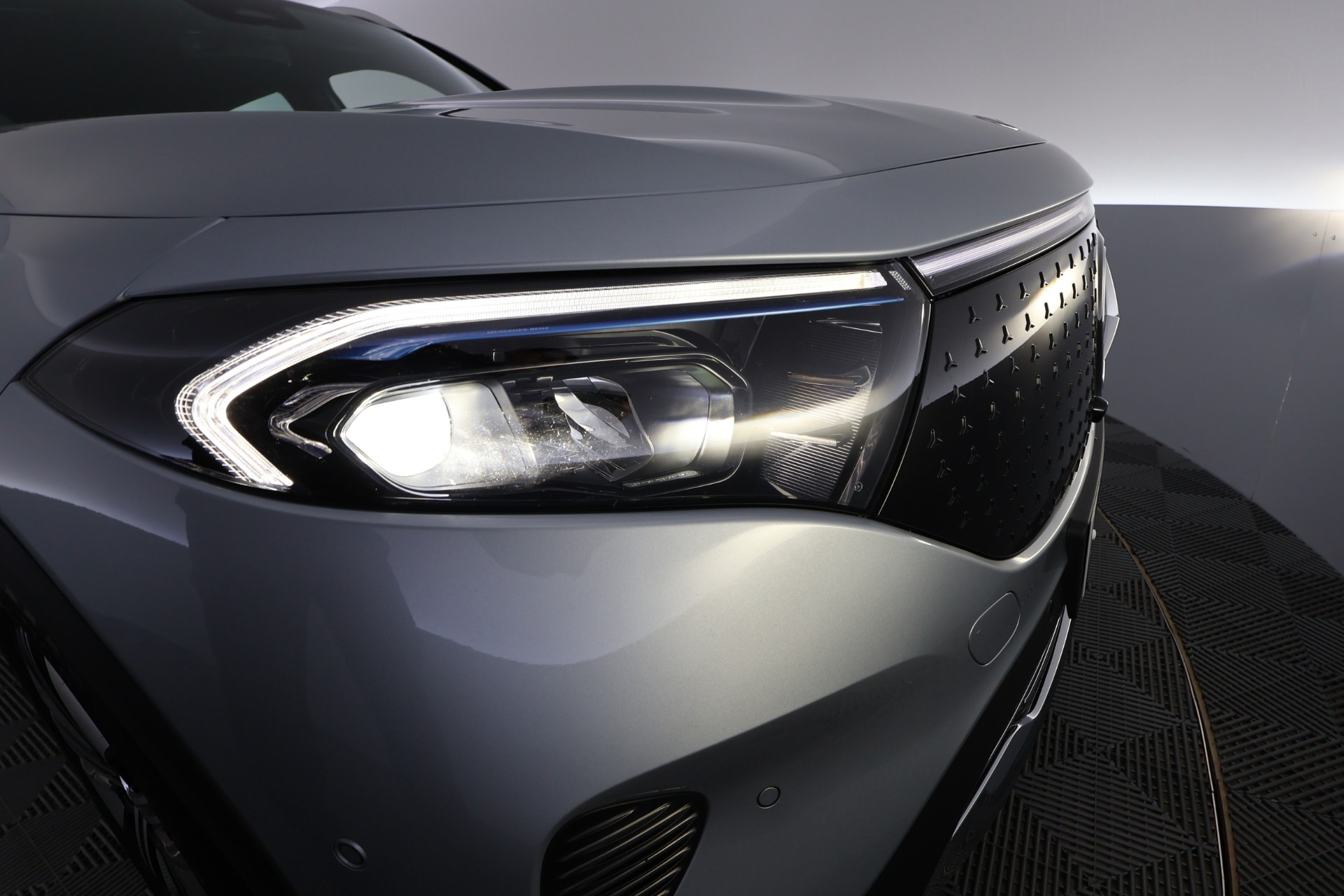 Mercedes-Benz EQB 2024
