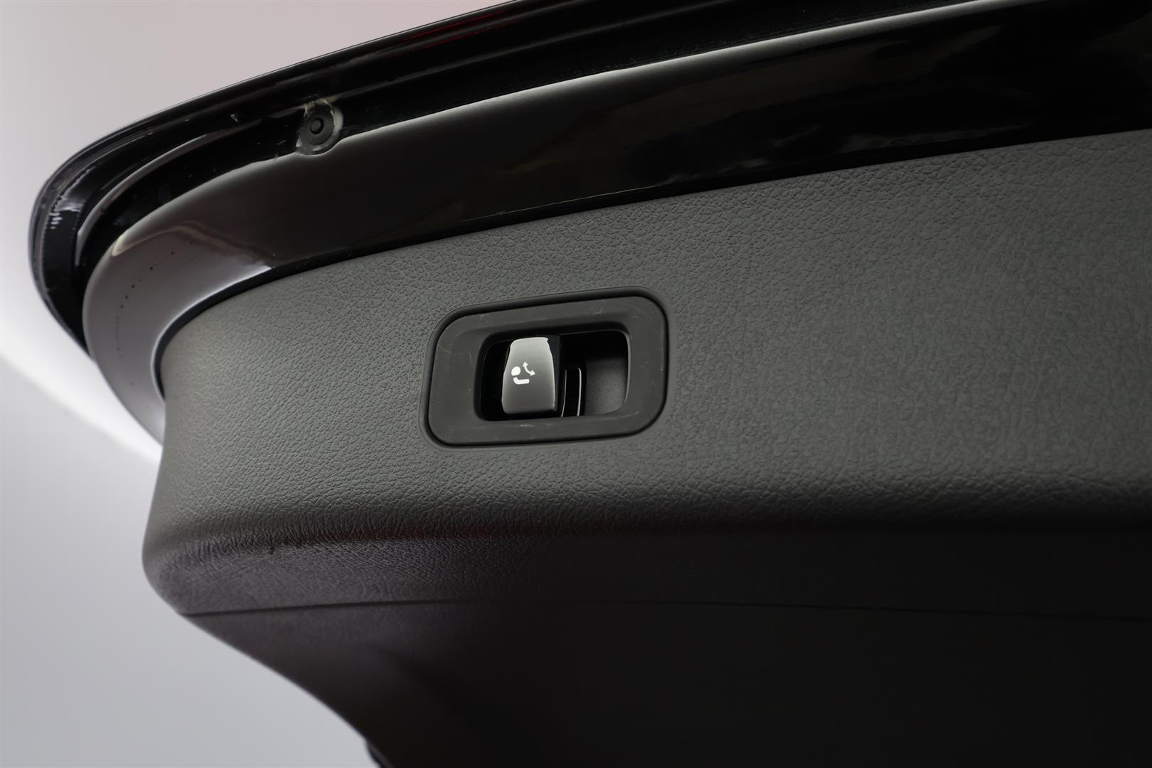 Mercedes-Benz GLC 2025