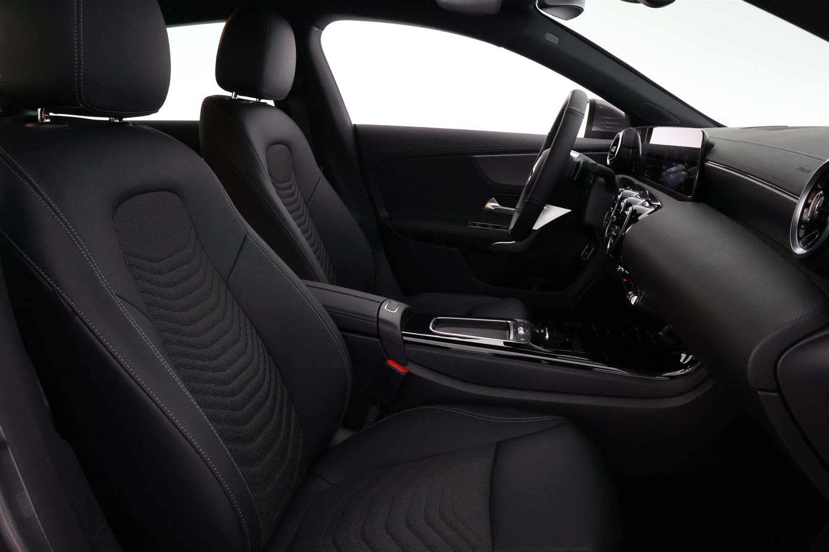 Mercedes-Benz CLA 2025