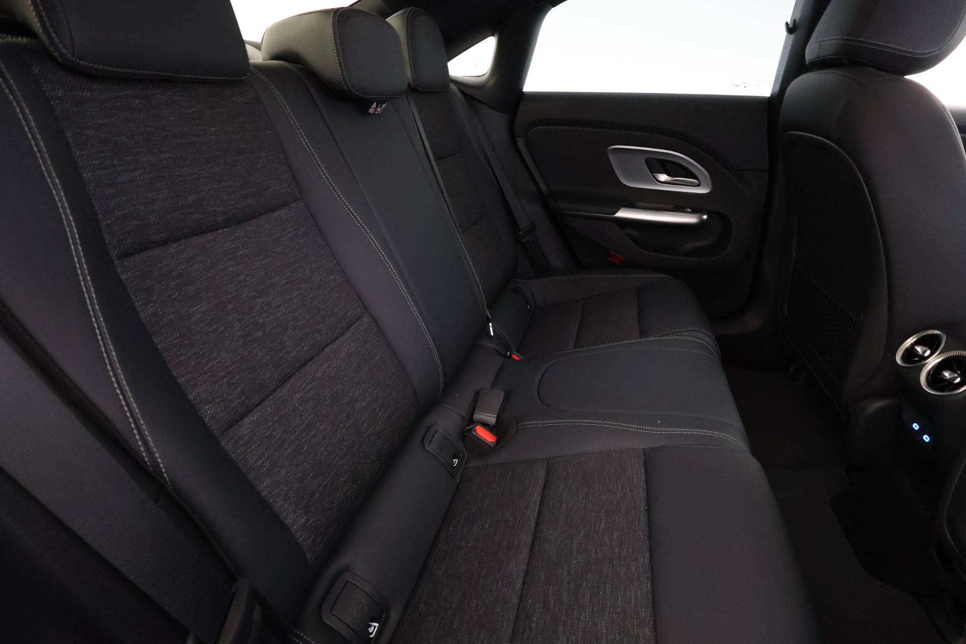 Mercedes-Benz CLA 2025