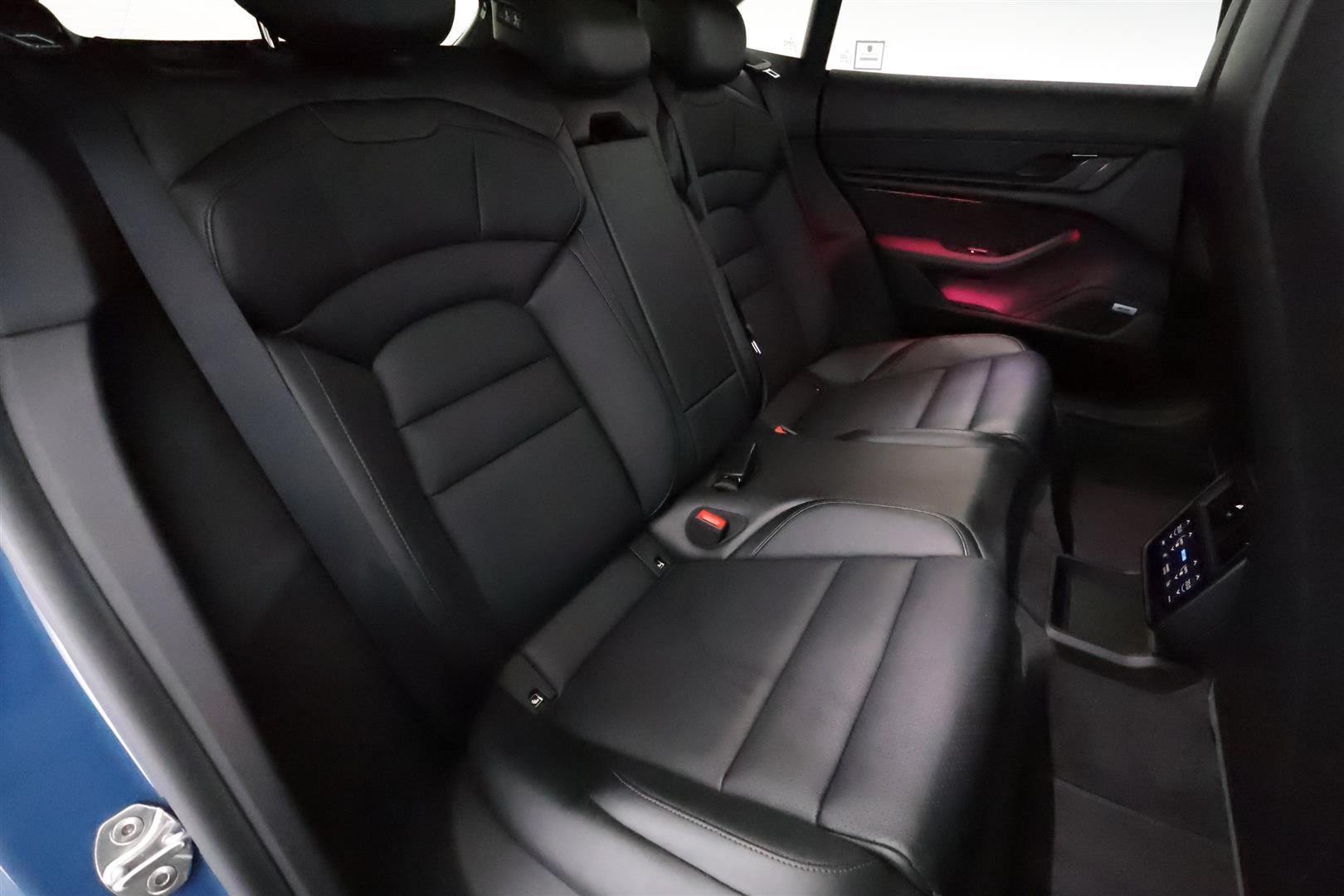 PORSCHE TAYCAN 2022