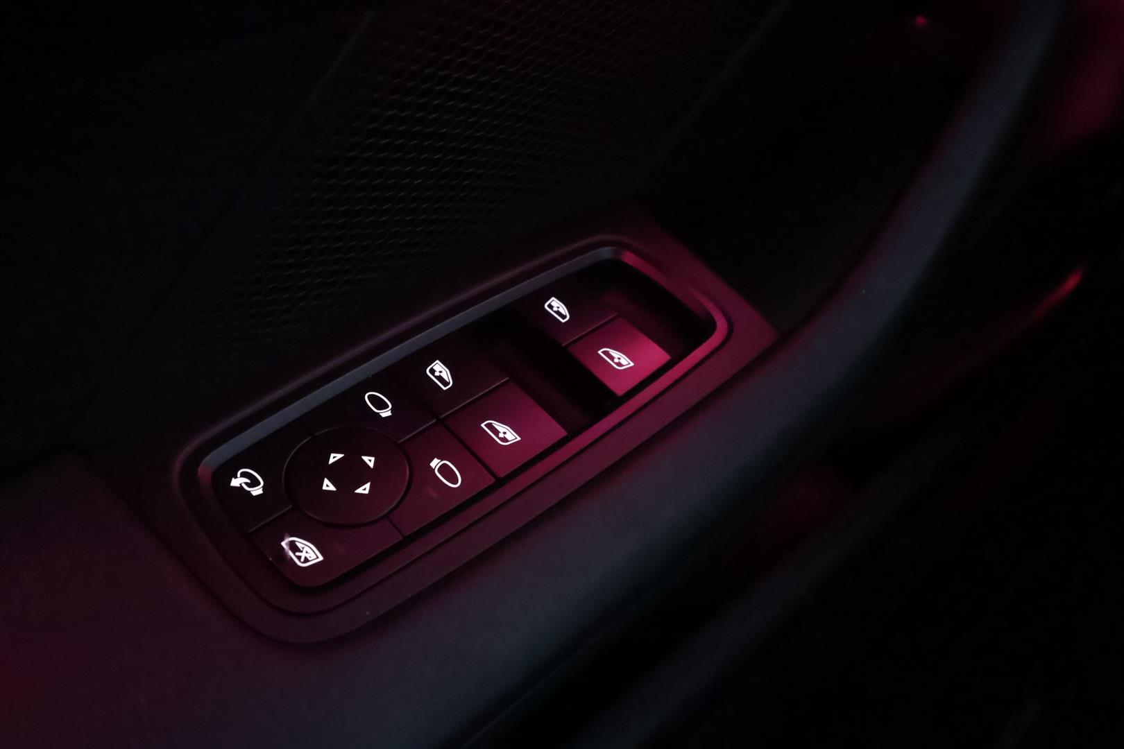 PORSCHE TAYCAN 2022