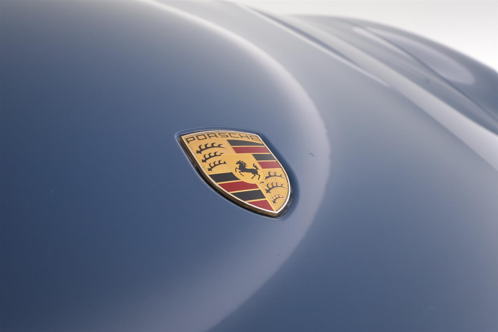 PORSCHE TAYCAN 2022