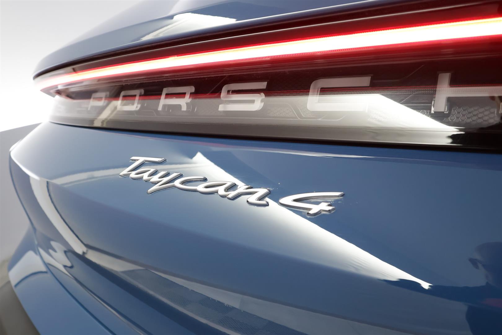 PORSCHE TAYCAN 2022