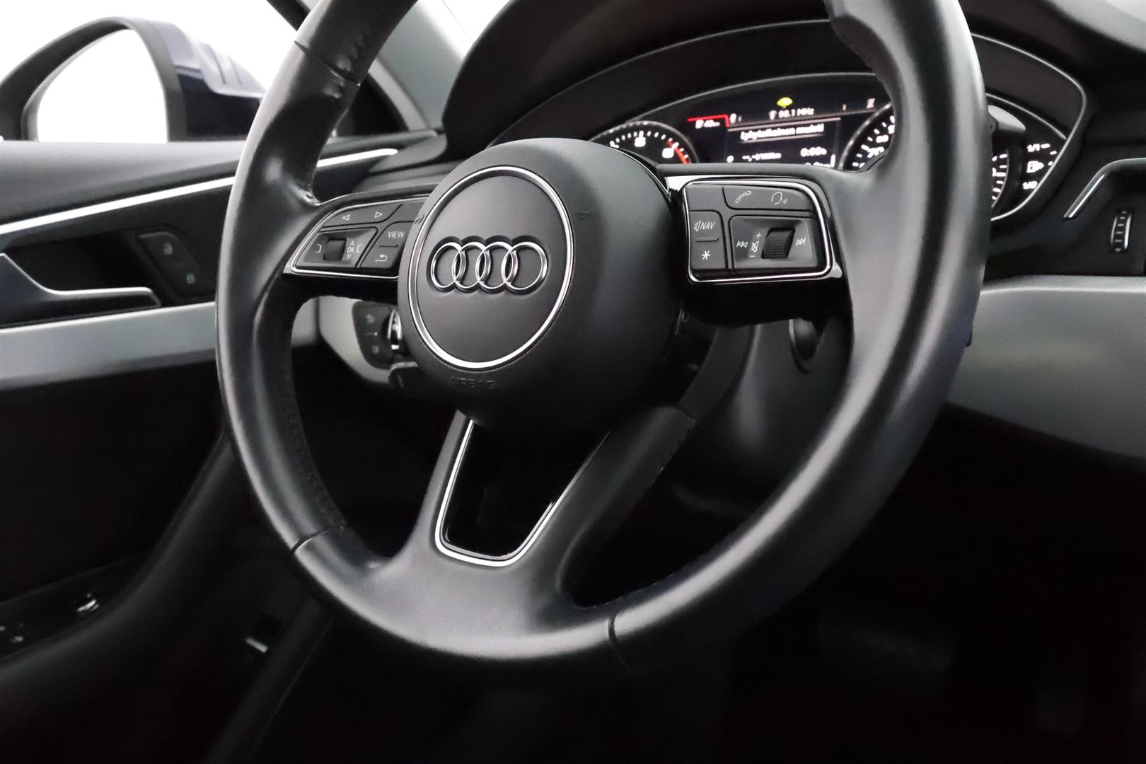 AUDI A4 2018