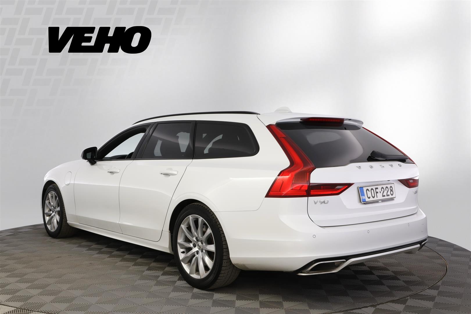 VOLVO V90 2020