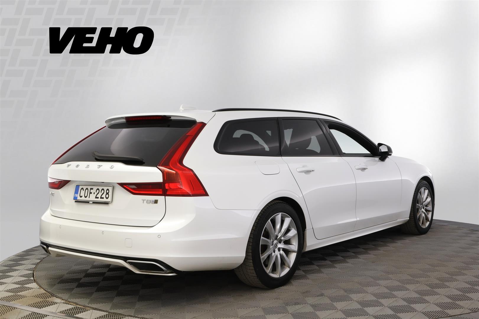 VOLVO V90 2020