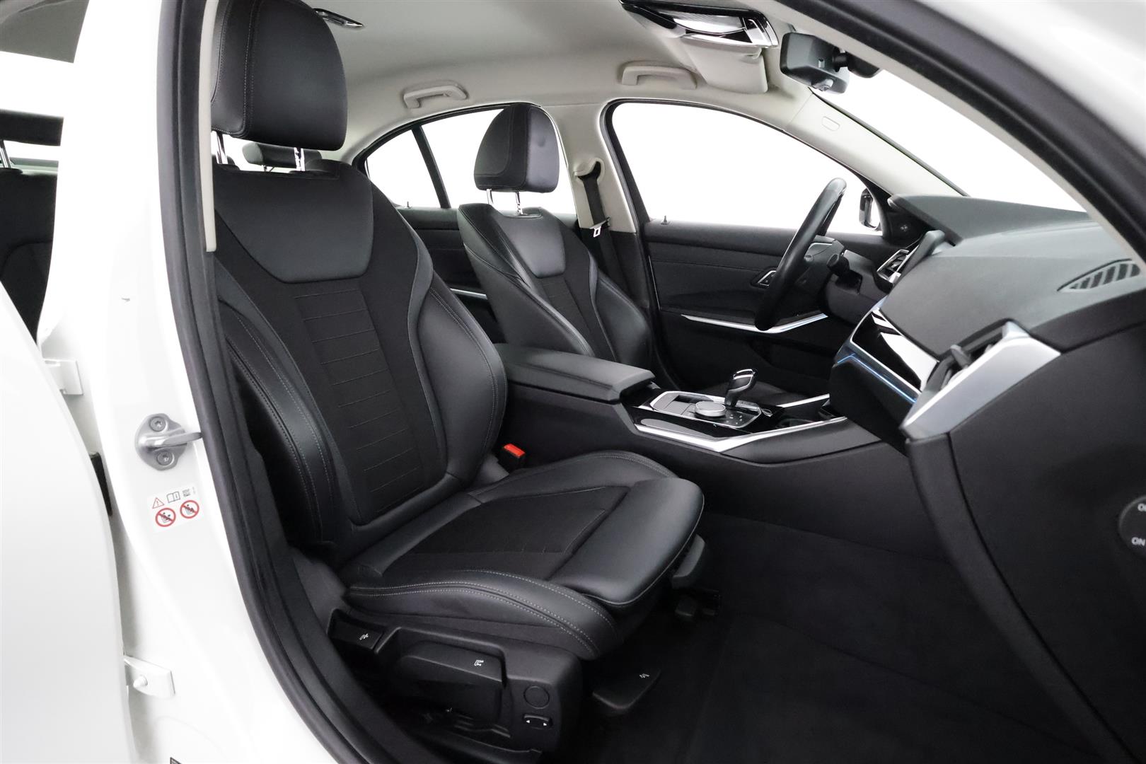 BMW 330 2019